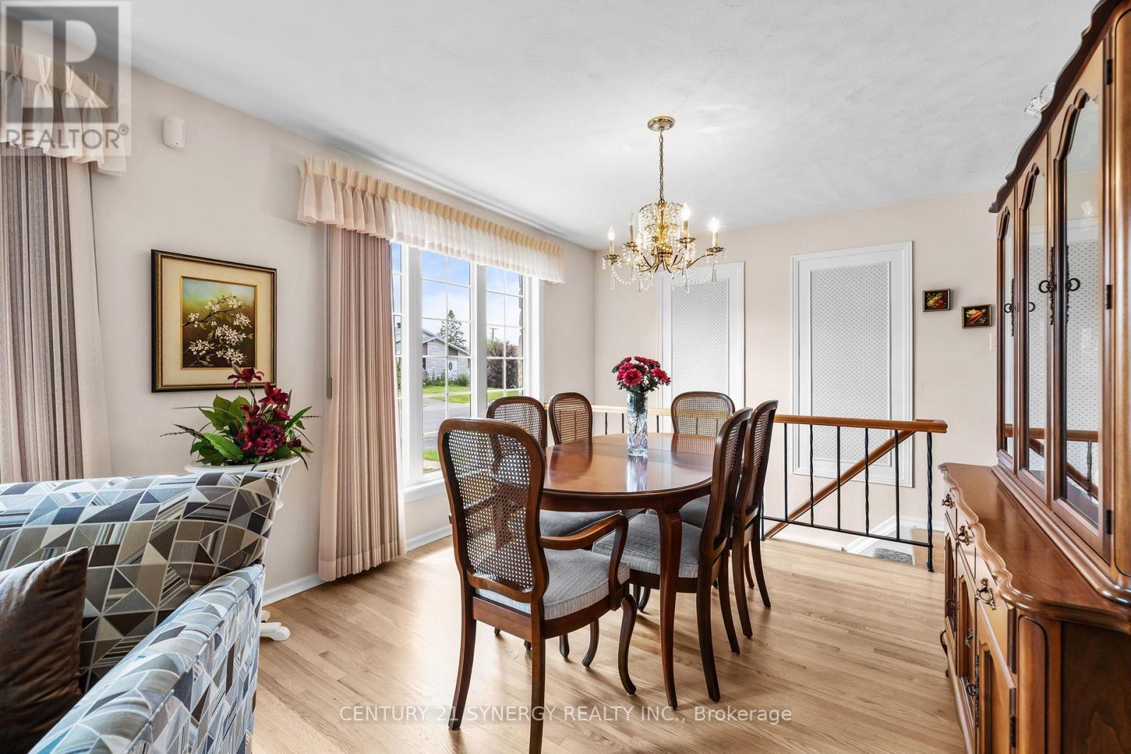 2201 Haig Drive, Ottawa, ON - Indoor Photo Showing Dining Room