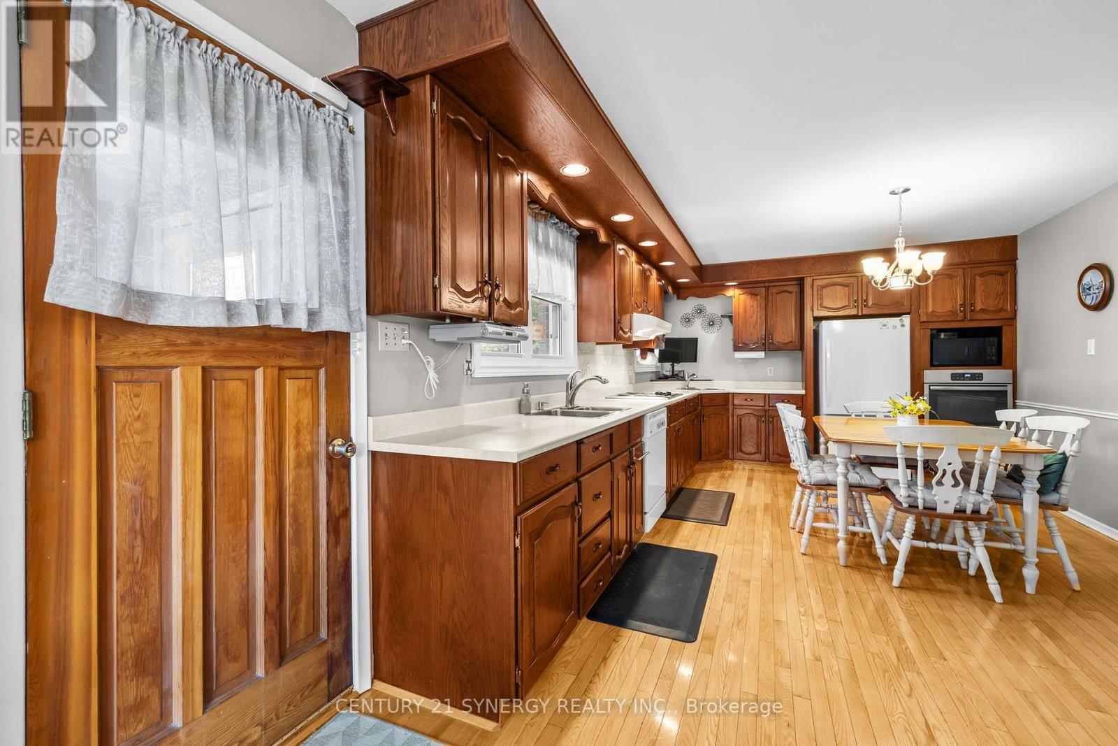 2201 Haig Drive, Ottawa, ON - Indoor