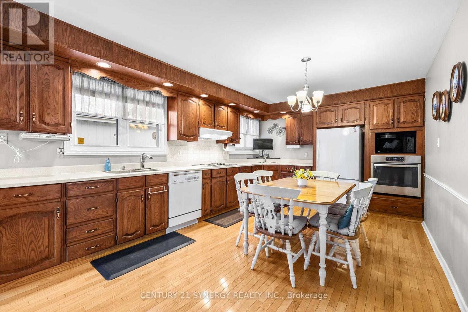 2201 Haig Drive, Ottawa, ON - Indoor