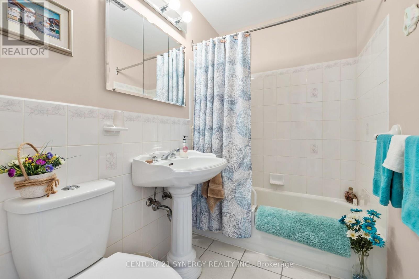 2201 Haig Drive, Ottawa, ON - Indoor Photo Showing Bathroom