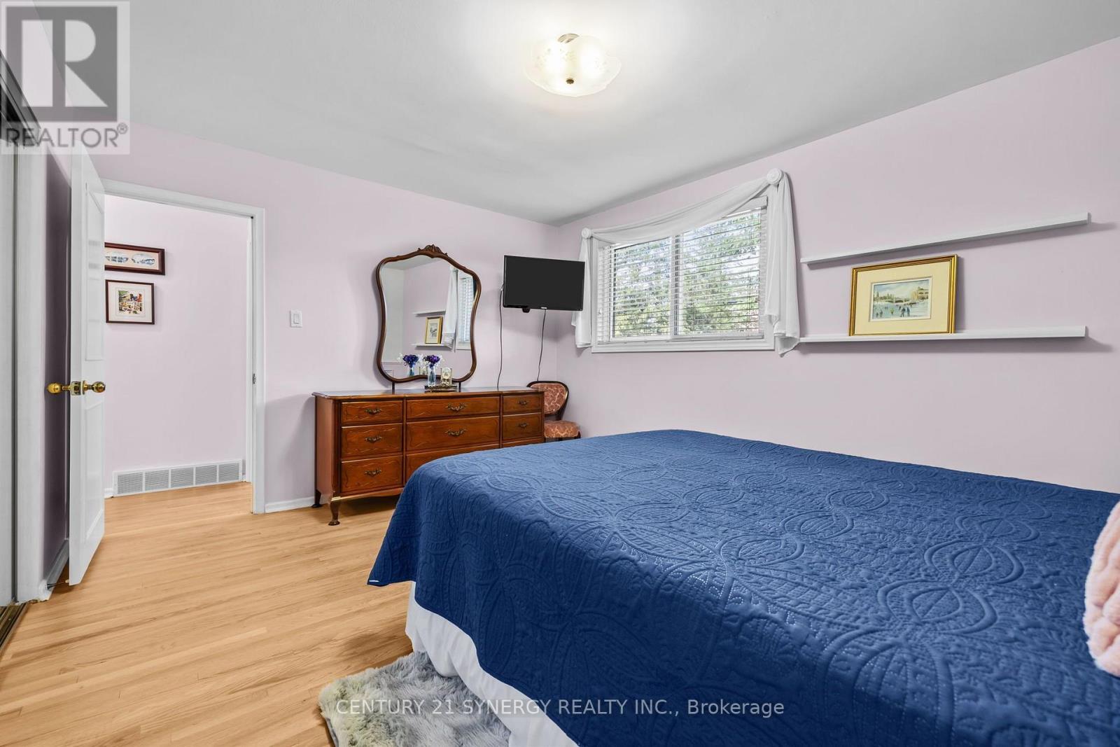 2201 Haig Drive, Ottawa, ON - Indoor Photo Showing Bedroom