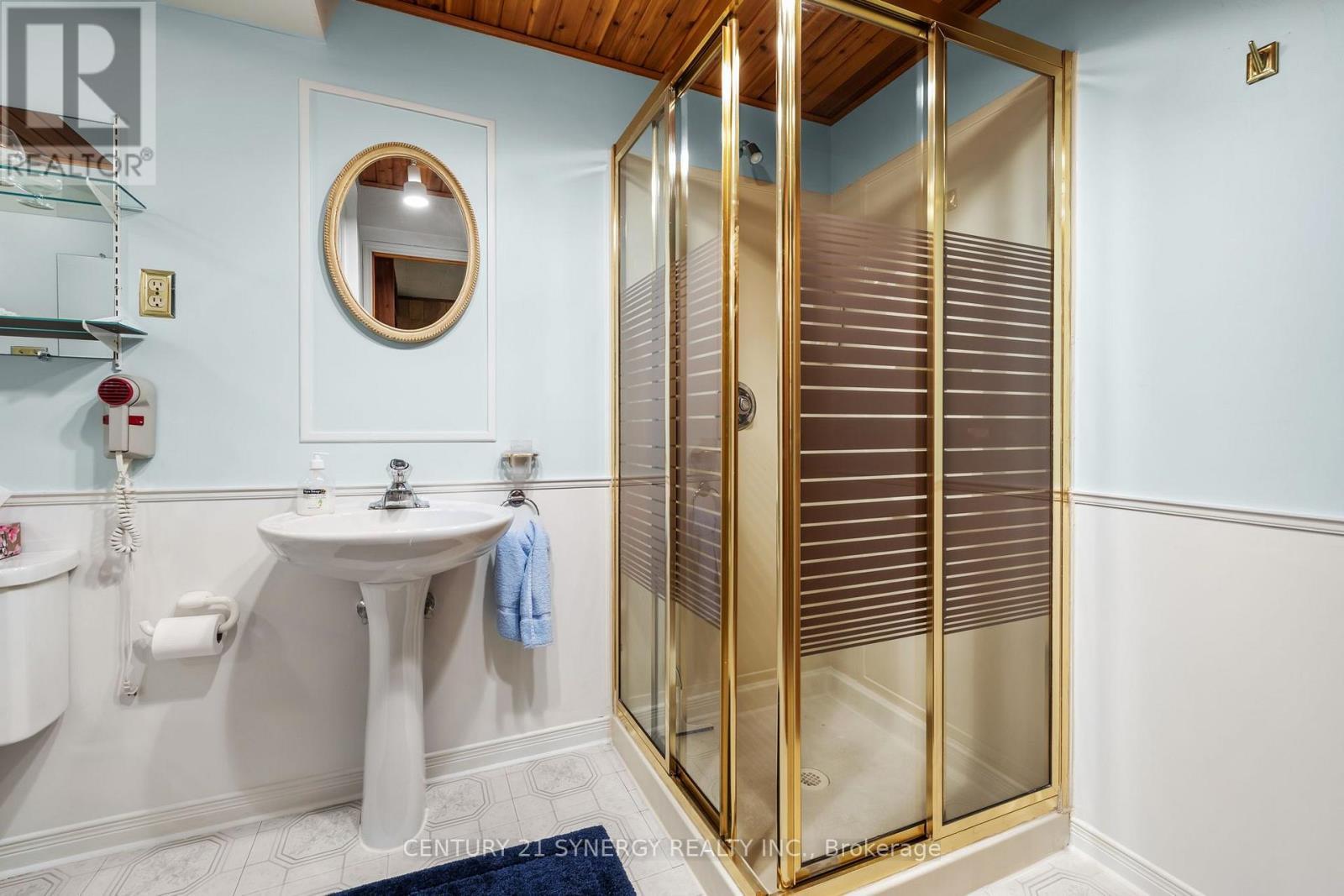 2201 Haig Drive, Ottawa, ON - Indoor Photo Showing Bathroom