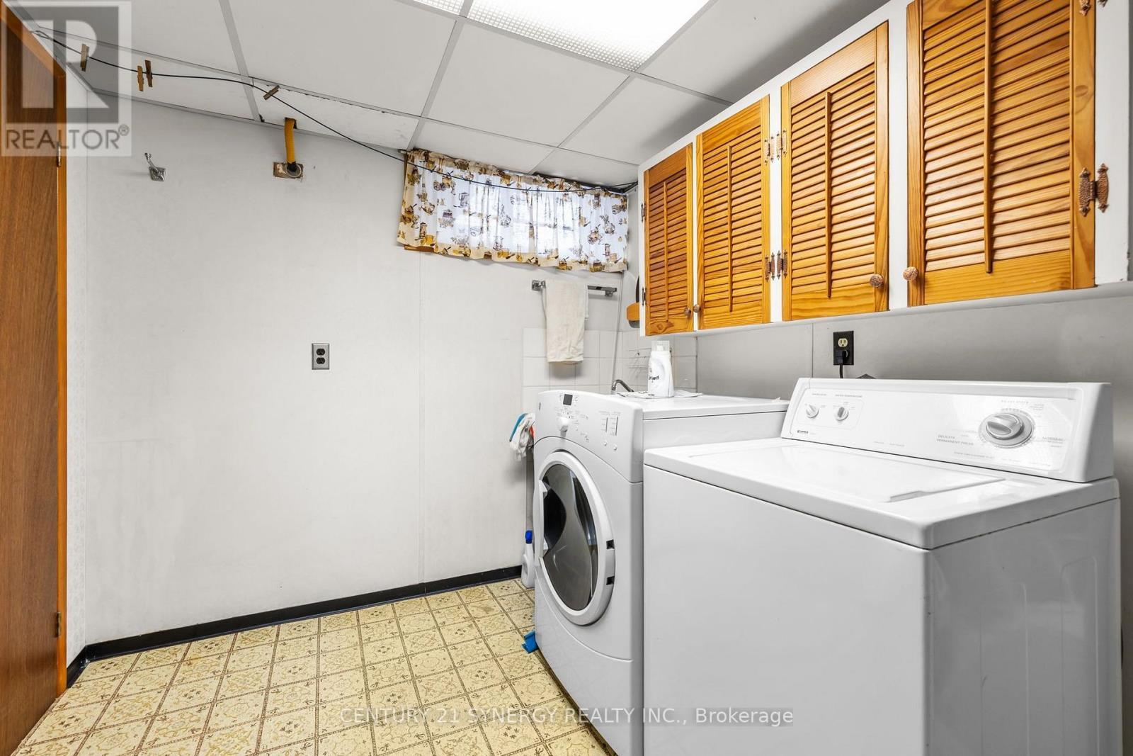 2201 Haig Drive, Ottawa, ON - Indoor Photo Showing Laundry Room
