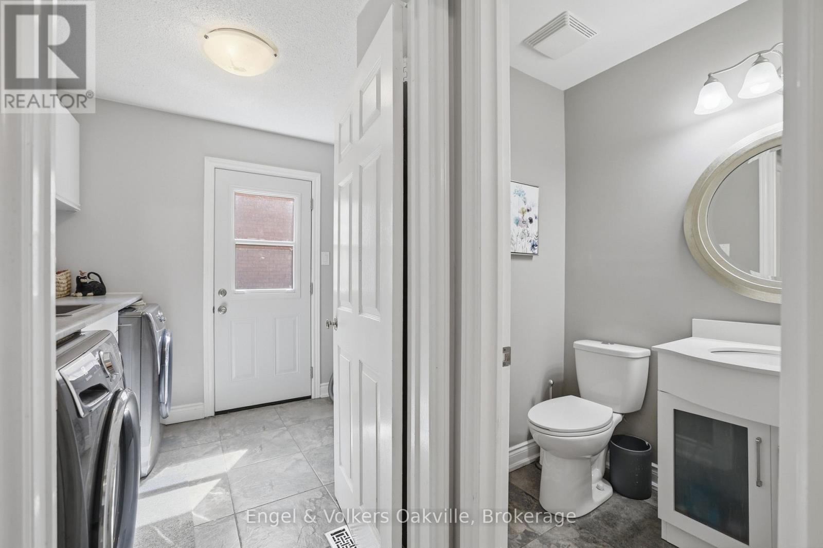 1245 Creekside Drive, Oakville (Wc Wedgewood Creek), ON