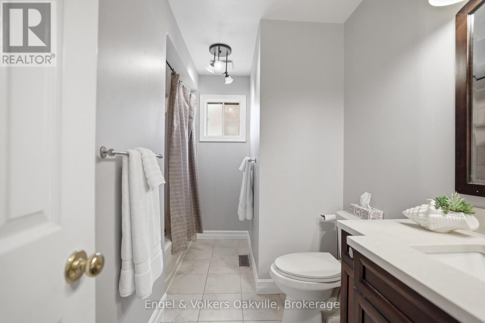 1245 Creekside Drive, Oakville (Wc Wedgewood Creek), ON