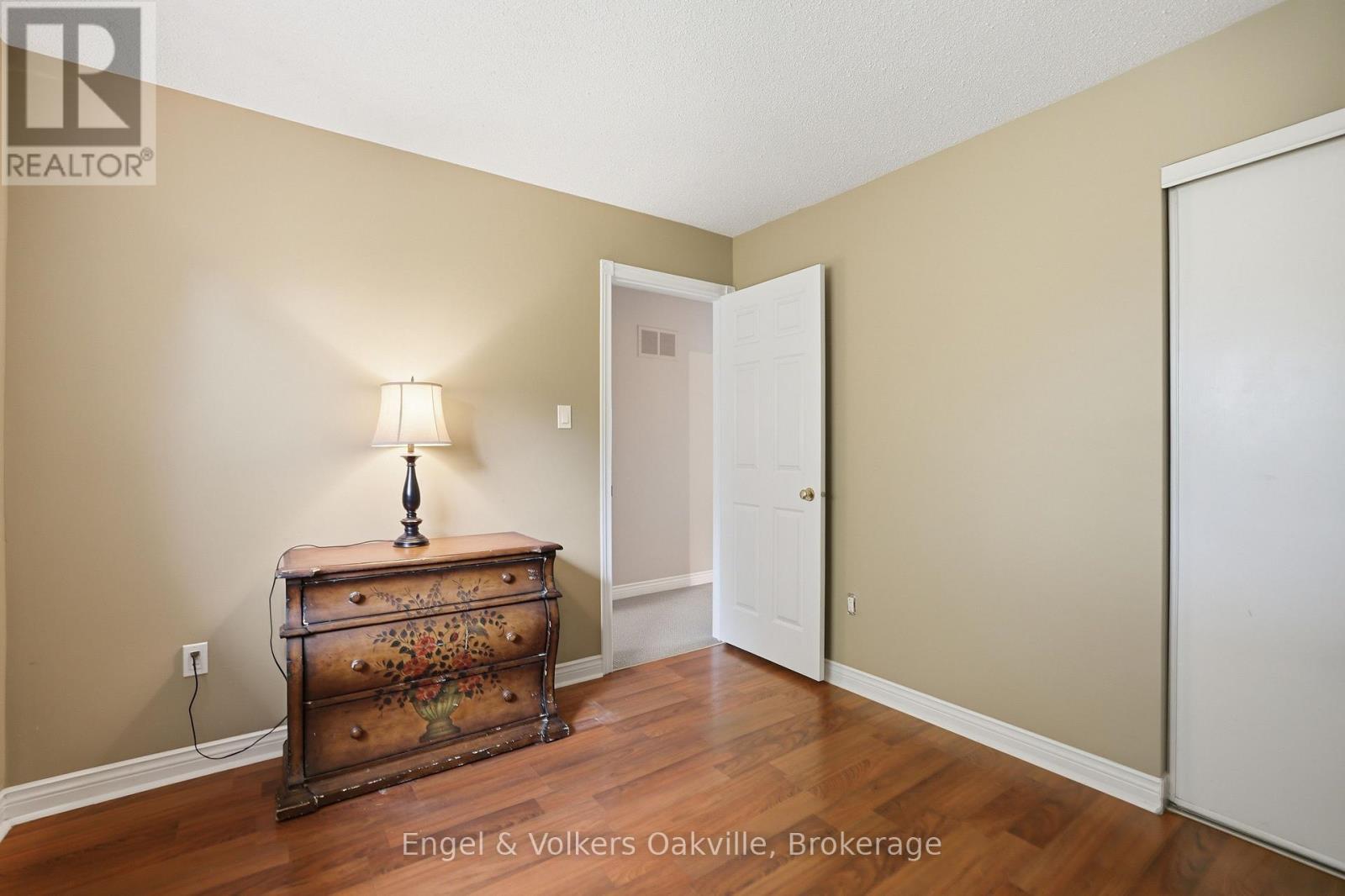 1245 Creekside Drive, Oakville (Wc Wedgewood Creek), ON
