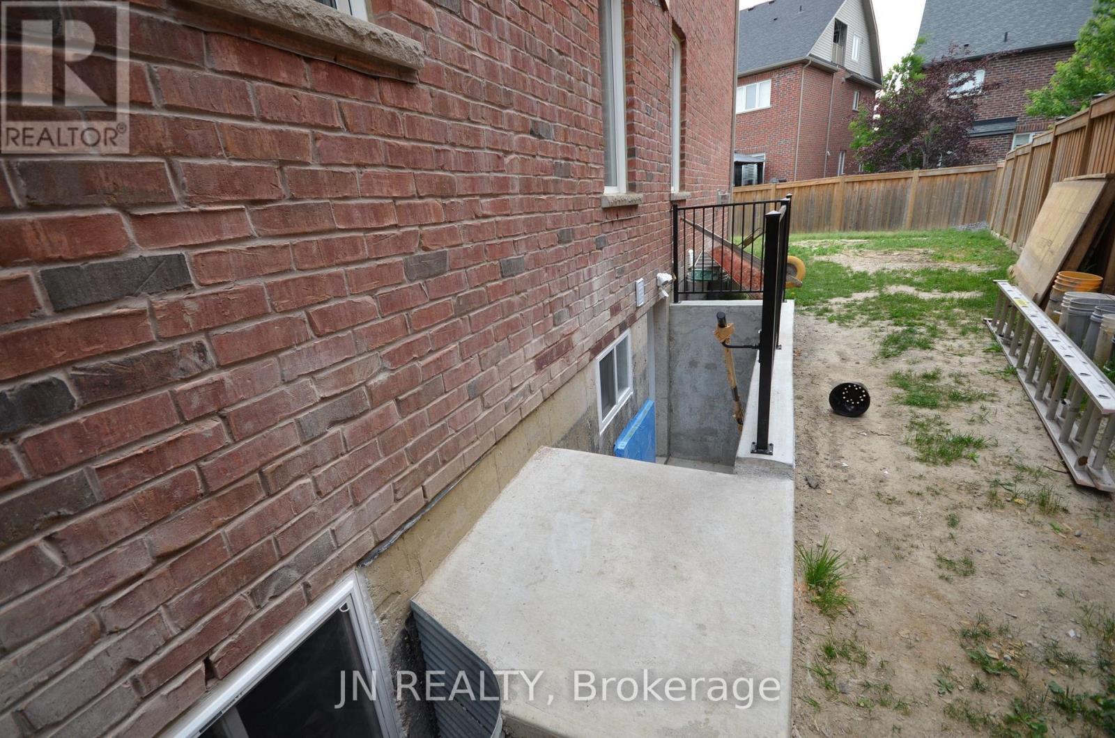Lower - 34 Mcechearn Crescent, Caledon, ON