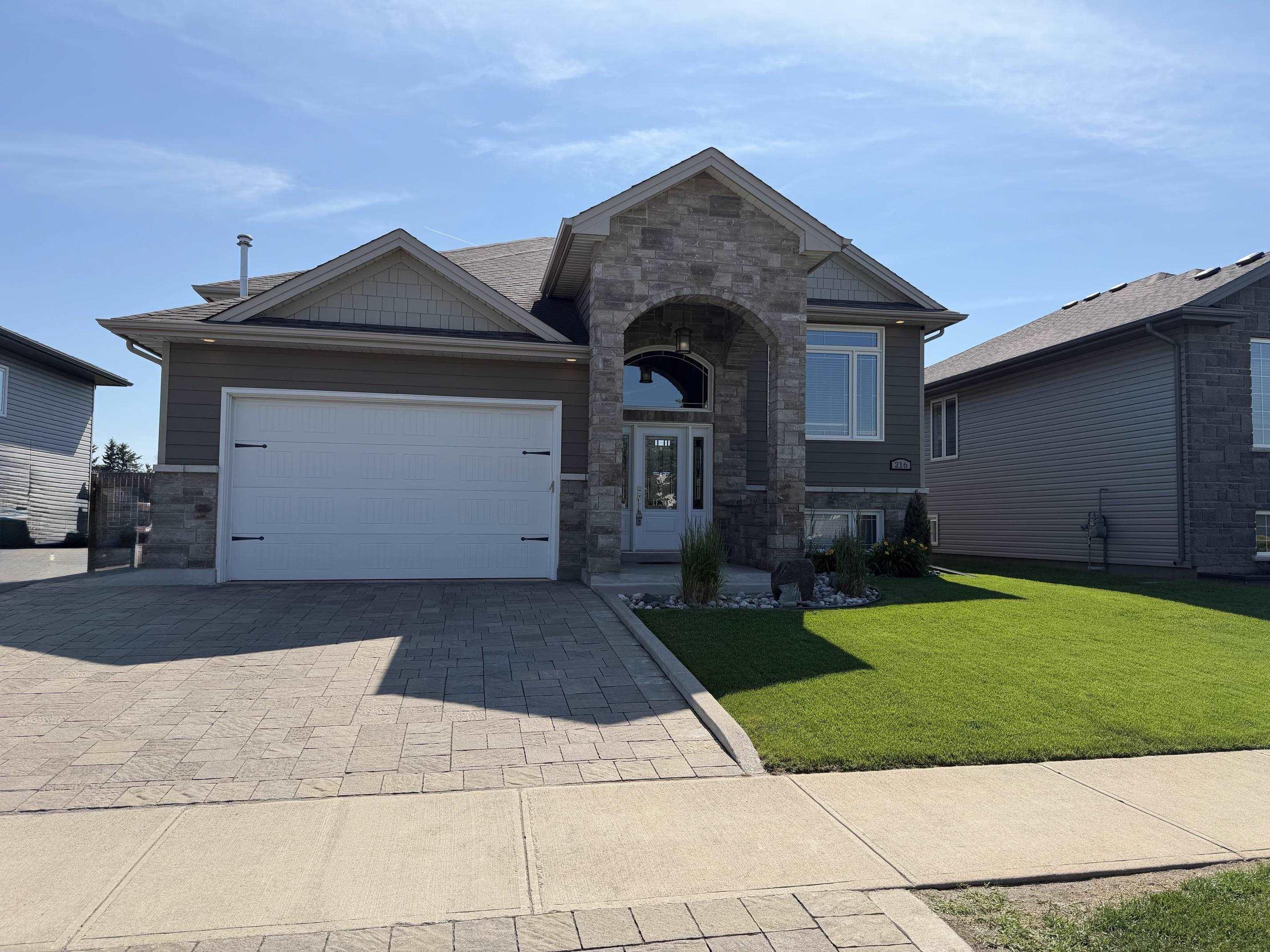 216 Cougar Crescent, Thunder Bay, ON