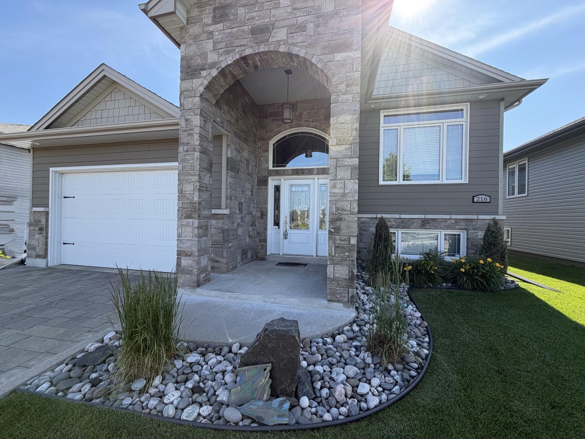 216 Cougar Crescent, Thunder Bay, ON