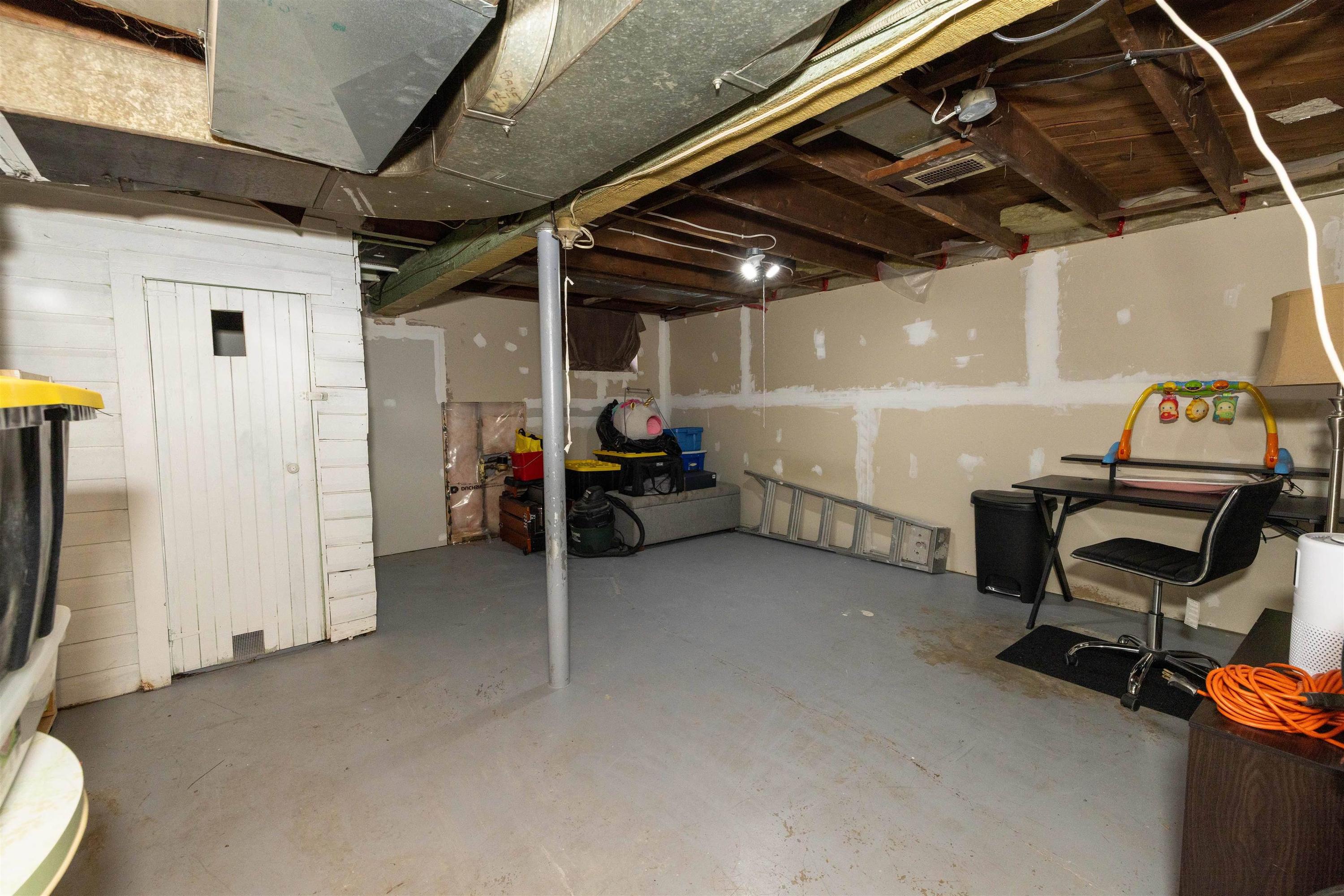 825 Alberta Street, Thunder Bay, ON