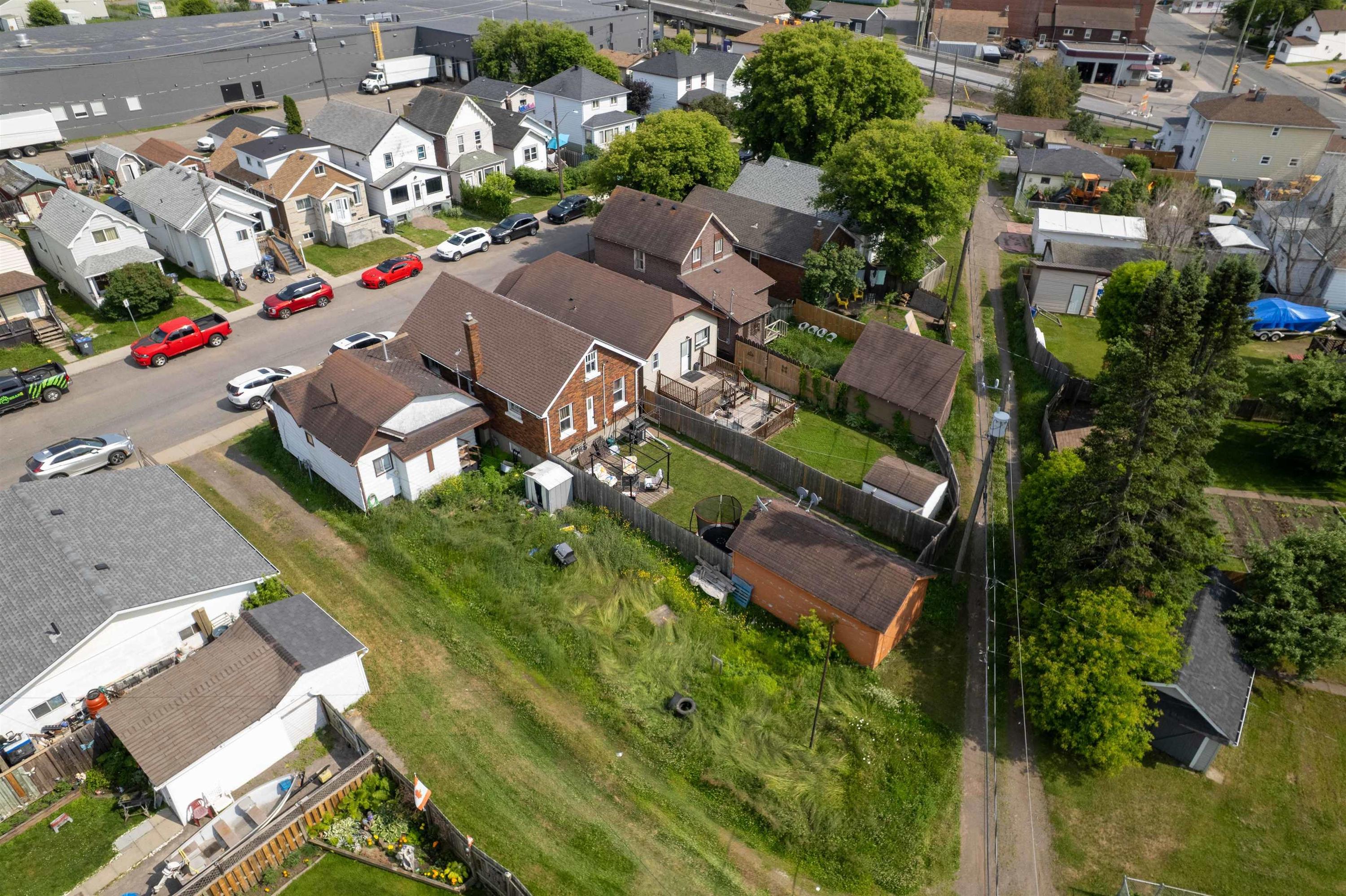 825 Alberta Street, Thunder Bay, ON