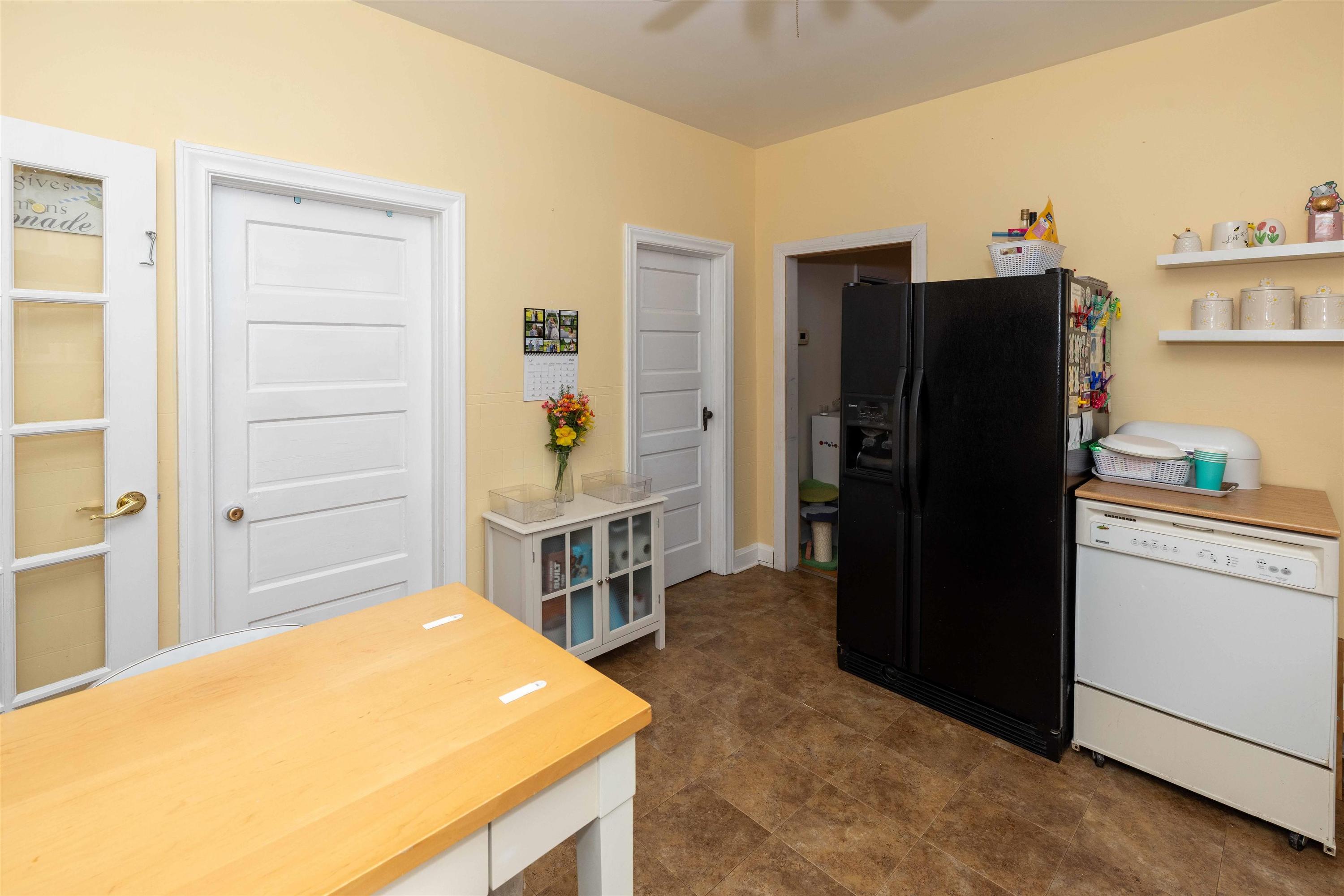 825 Alberta Street, Thunder Bay, ON
