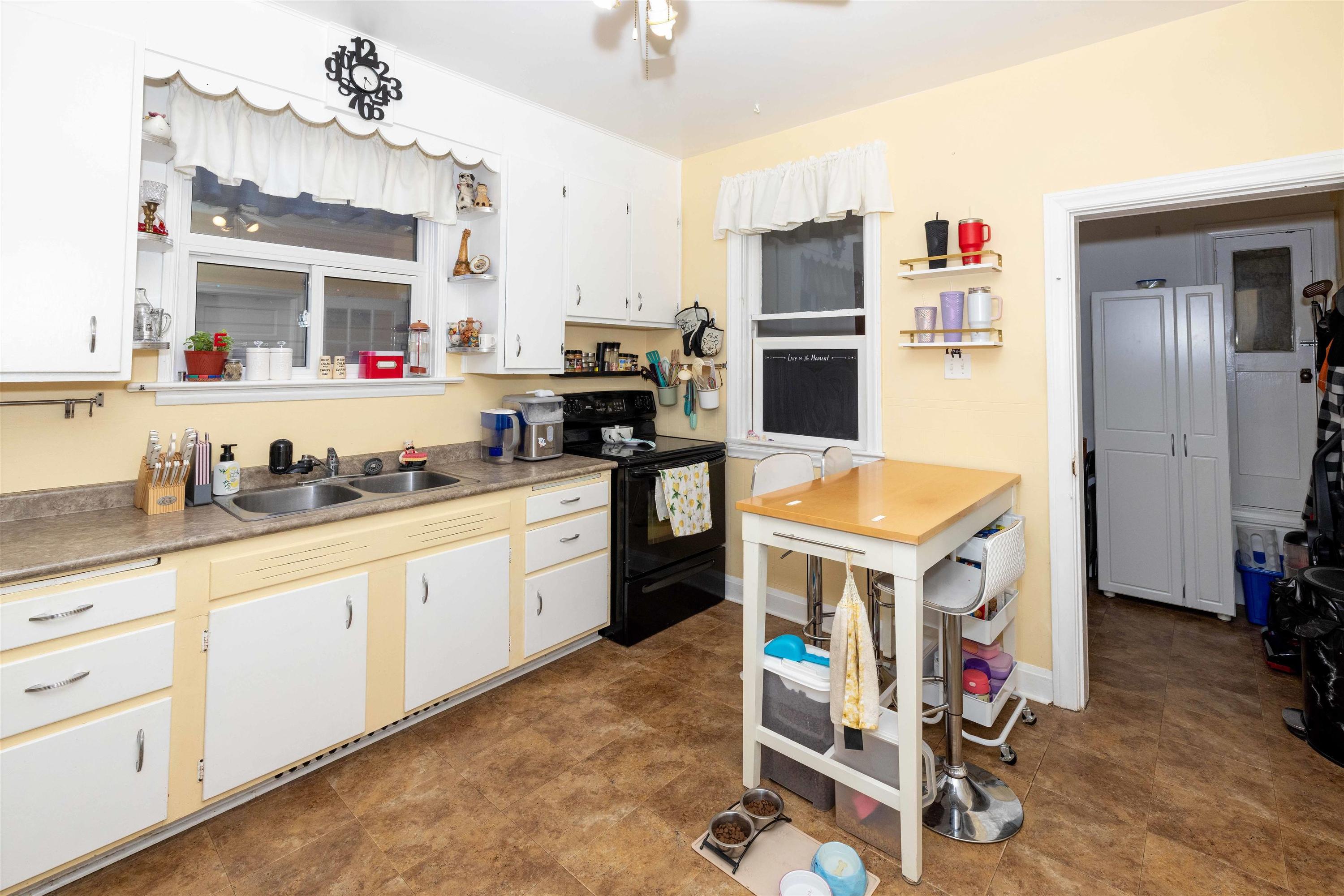 825 Alberta Street, Thunder Bay, ON