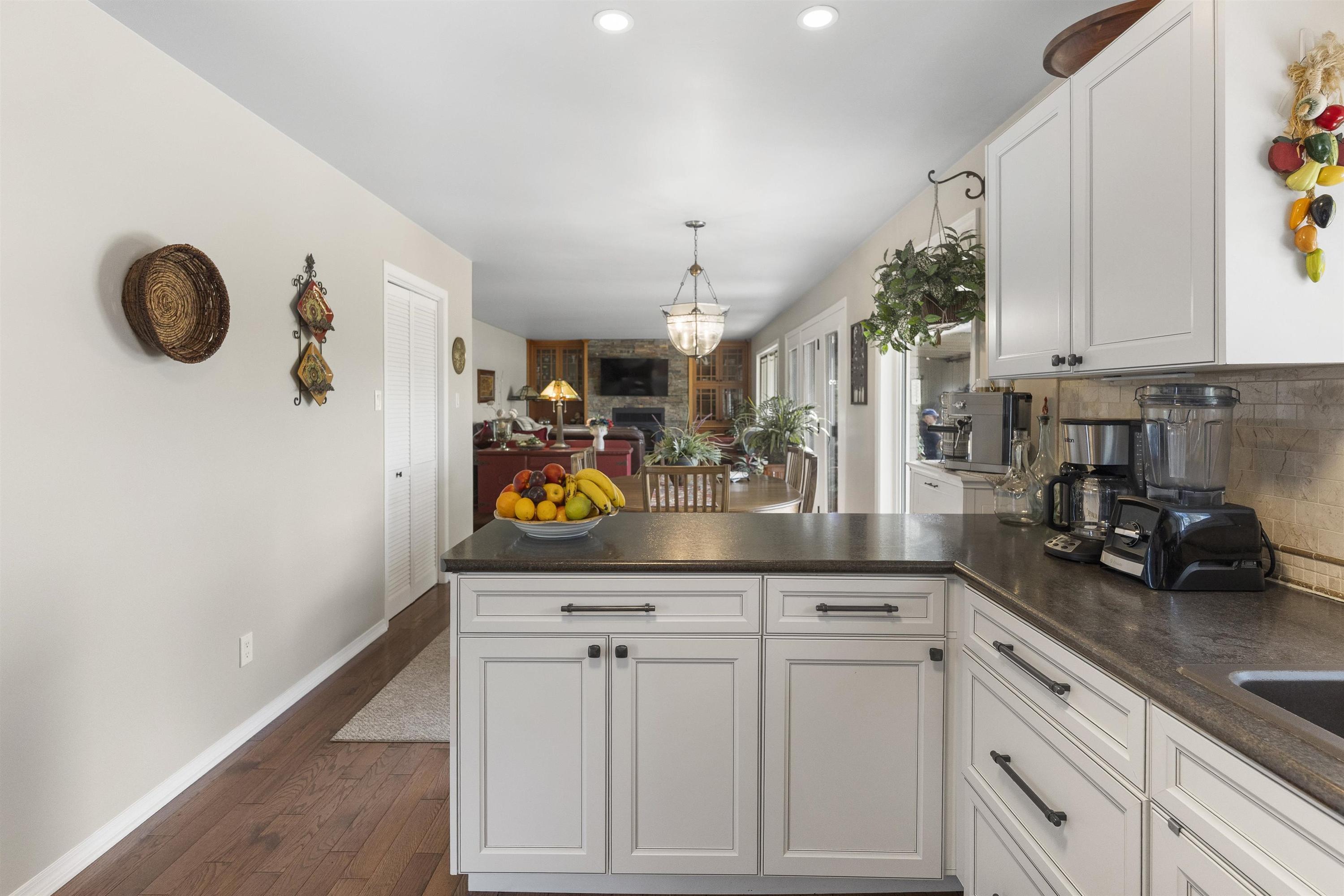 664 Memory Road, Neebing, ON - Indoor Photo Showing Kitchen