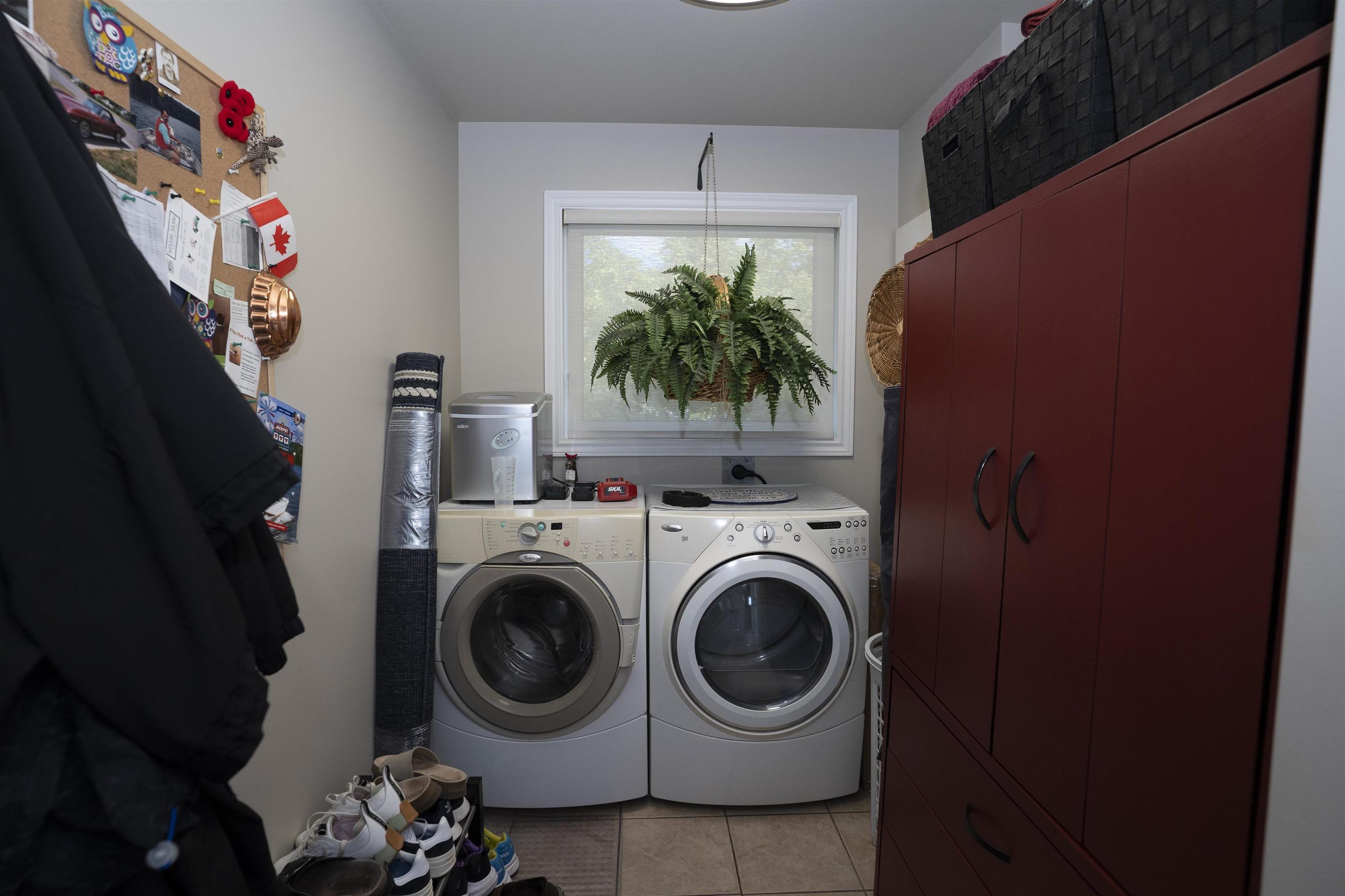 664 Memory Road, Neebing, ON - Indoor Photo Showing Laundry Room