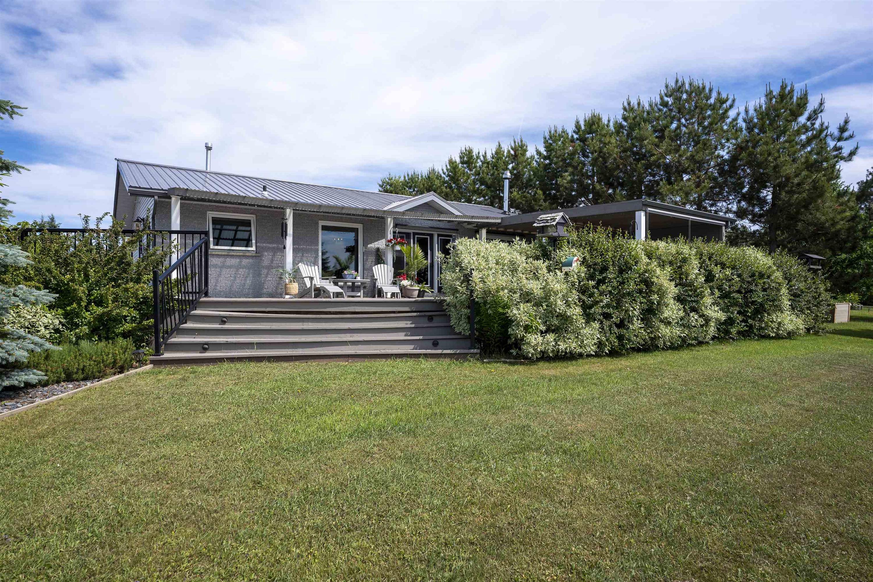 664 Memory Road, Neebing, ON - Outdoor With Deck Patio Veranda