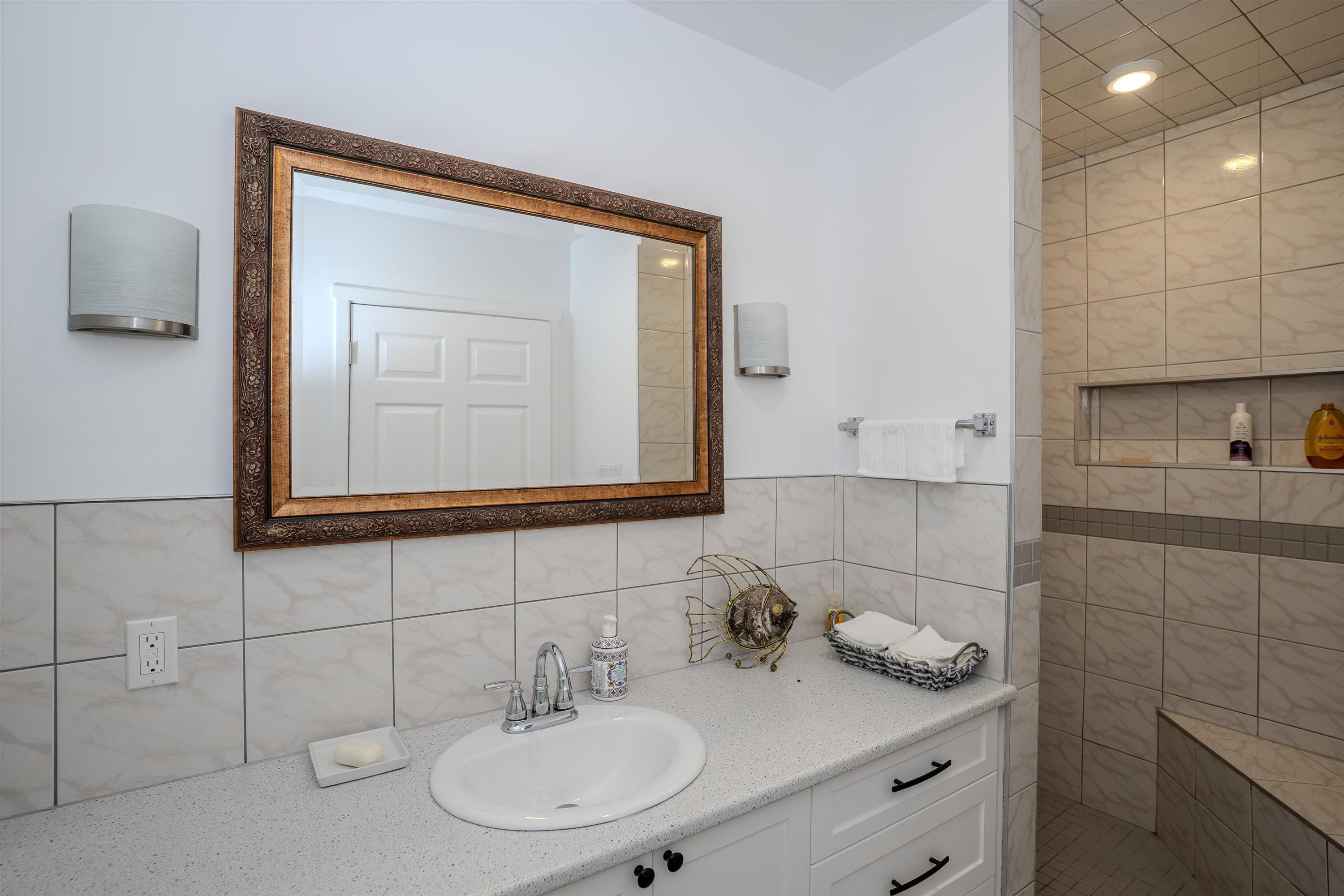 664 Memory Road, Neebing, ON - Indoor Photo Showing Bathroom