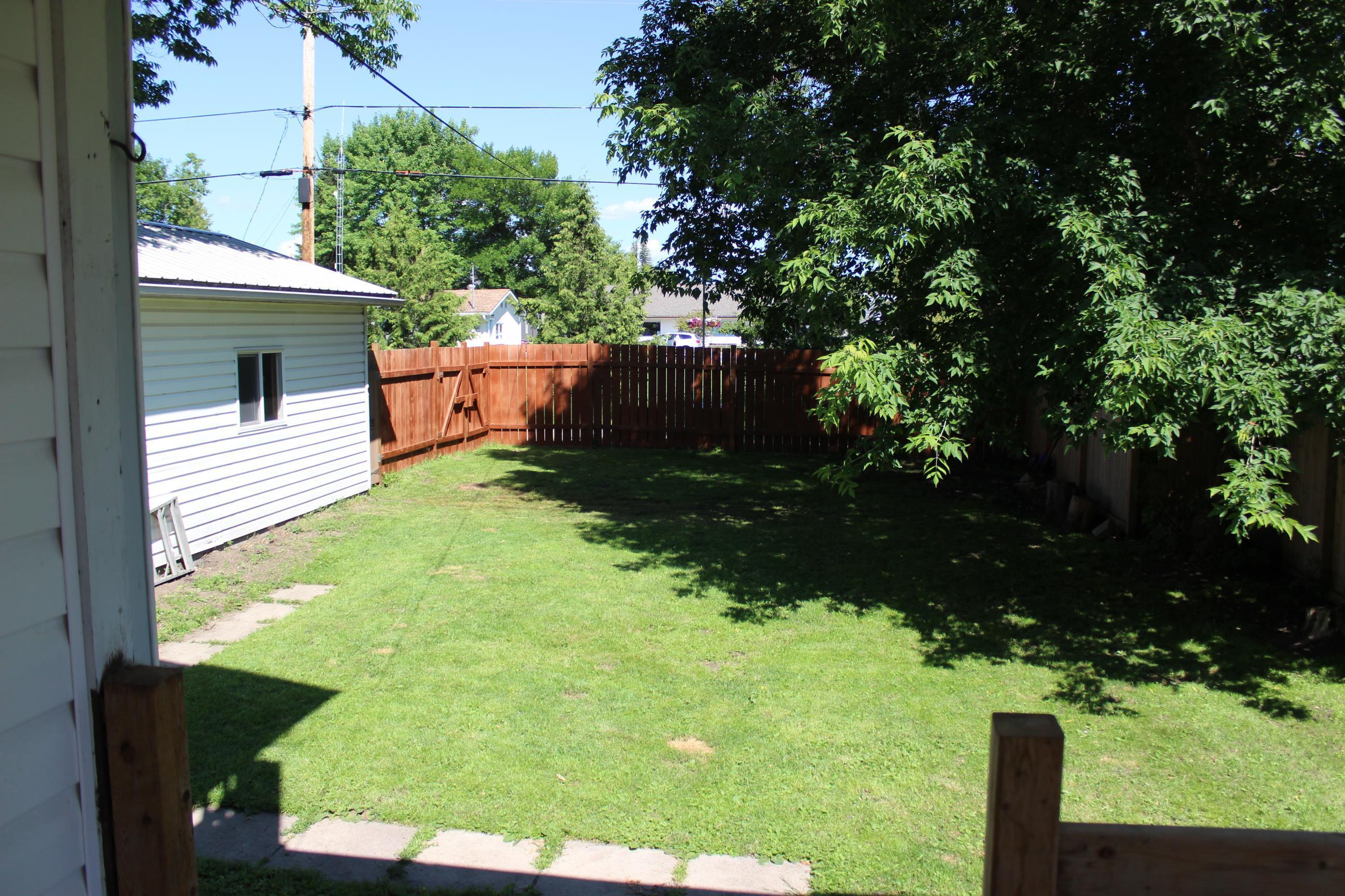 210 Fifth St, Rainy River, ON