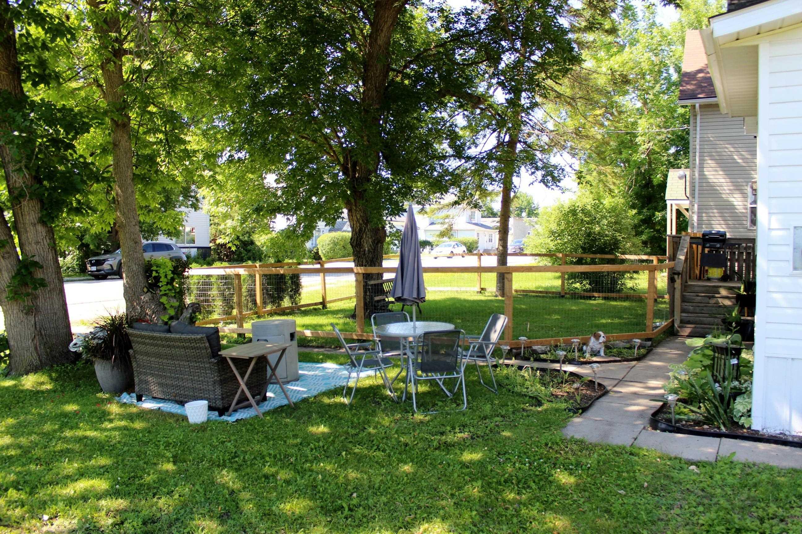 210 Fifth St, Rainy River, ON