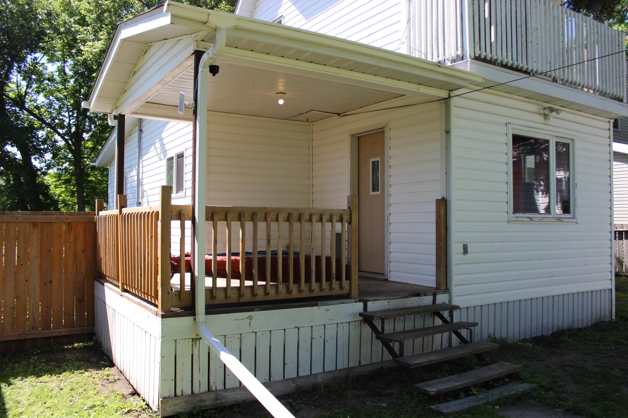 210 Fifth St, Rainy River, ON