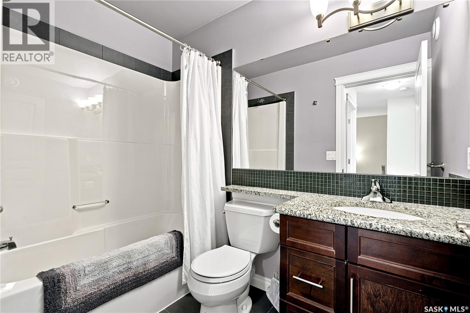 835 Lamarsh Lane, Saskatoon, SK - Indoor Photo Showing Bathroom