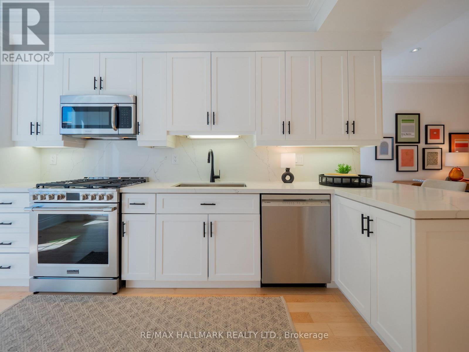 65 Hampton Avenue, Toronto, ON