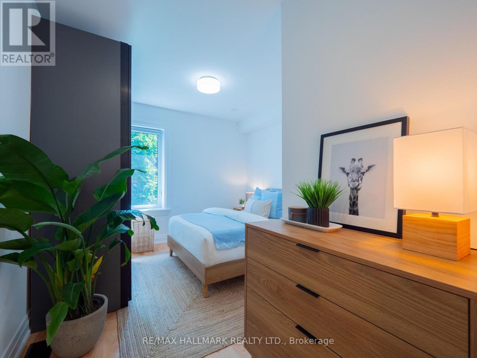 65 Hampton Avenue, Toronto, ON