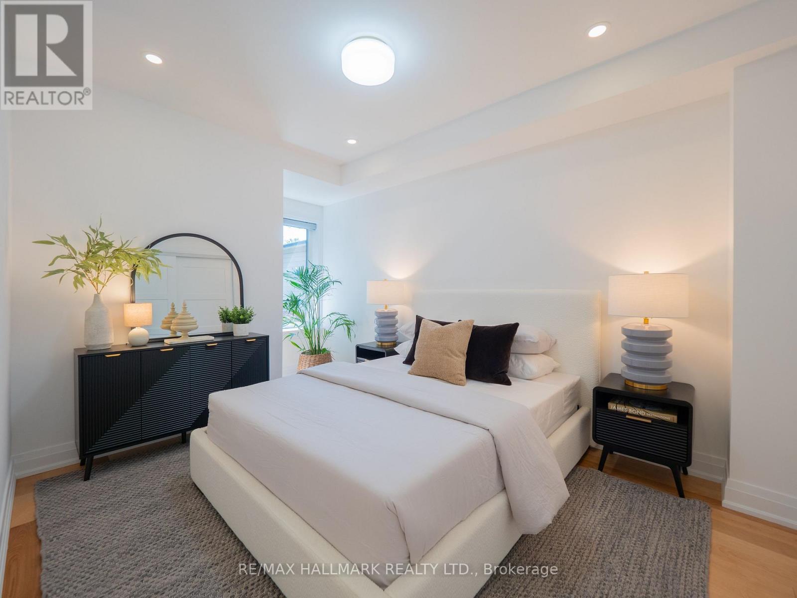 65 Hampton Avenue, Toronto, ON