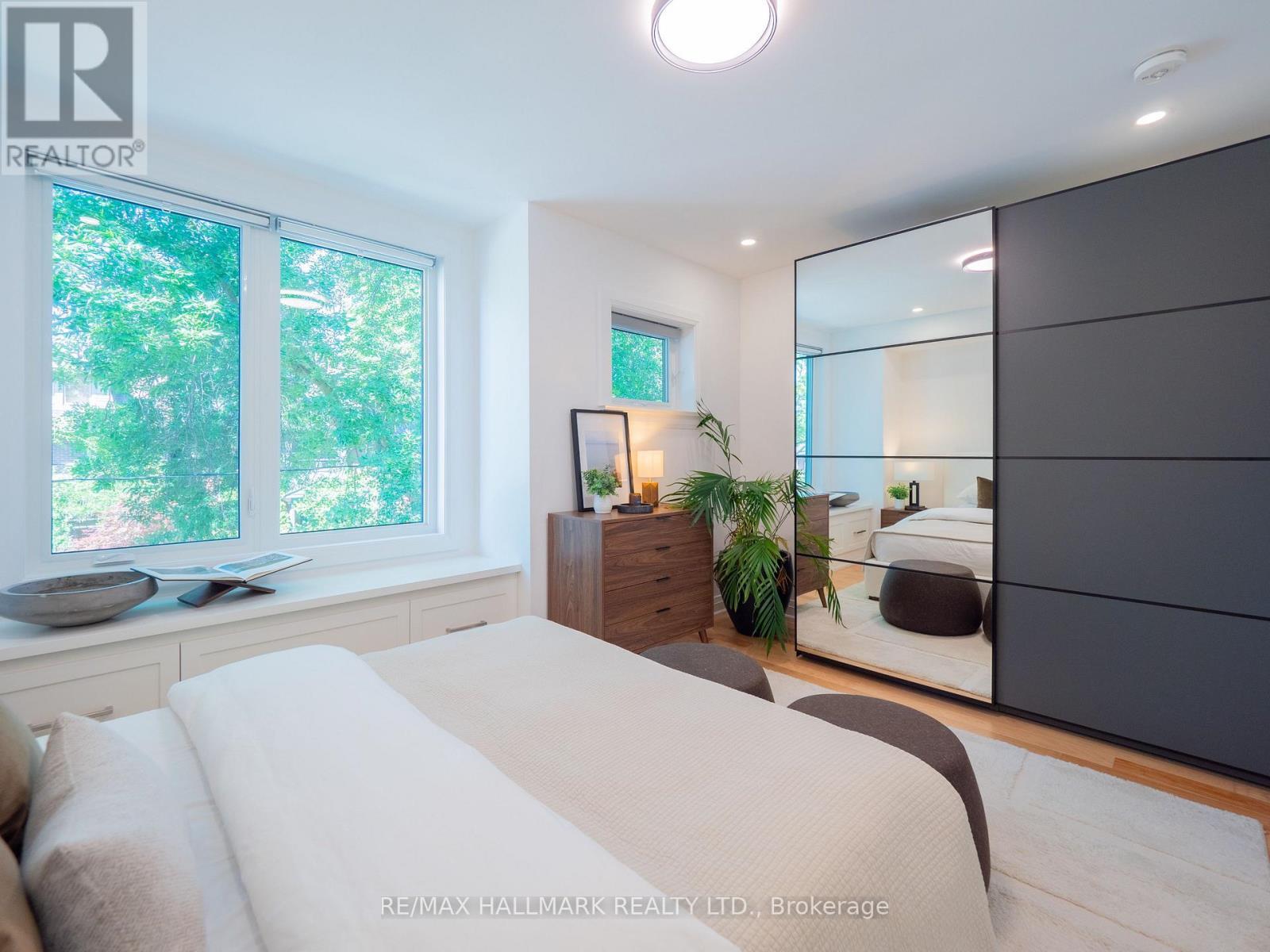 65 Hampton Avenue, Toronto, ON