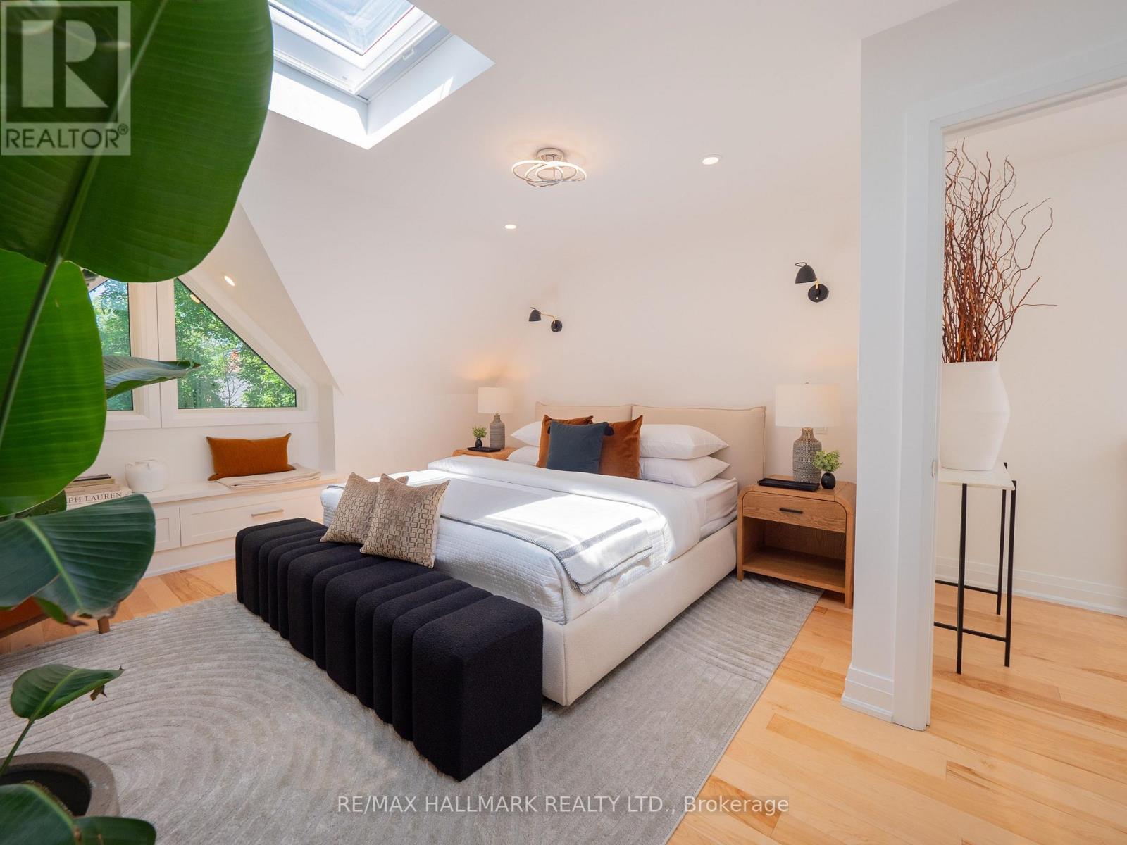 65 Hampton Avenue, Toronto, ON
