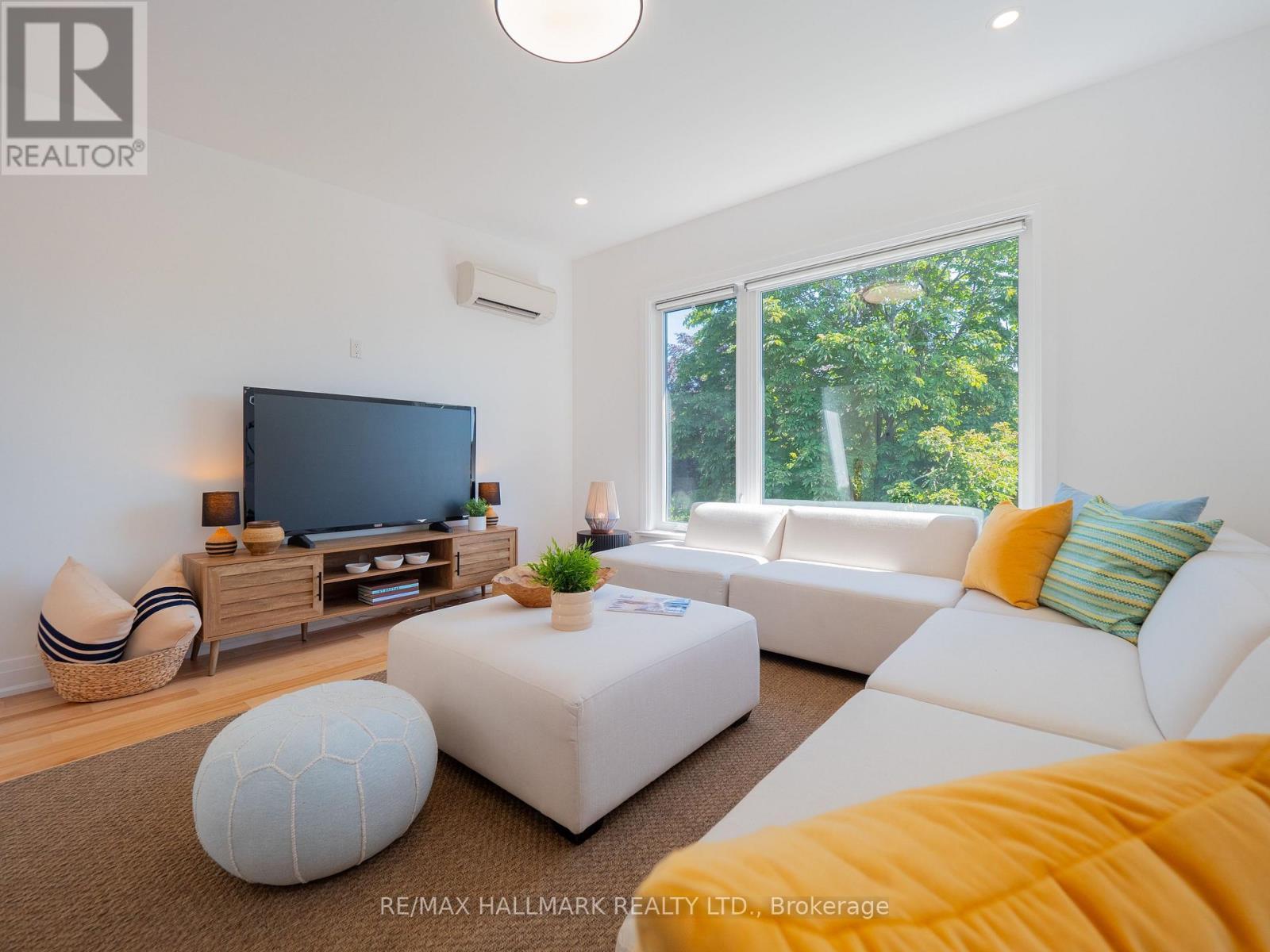 65 Hampton Avenue, Toronto, ON