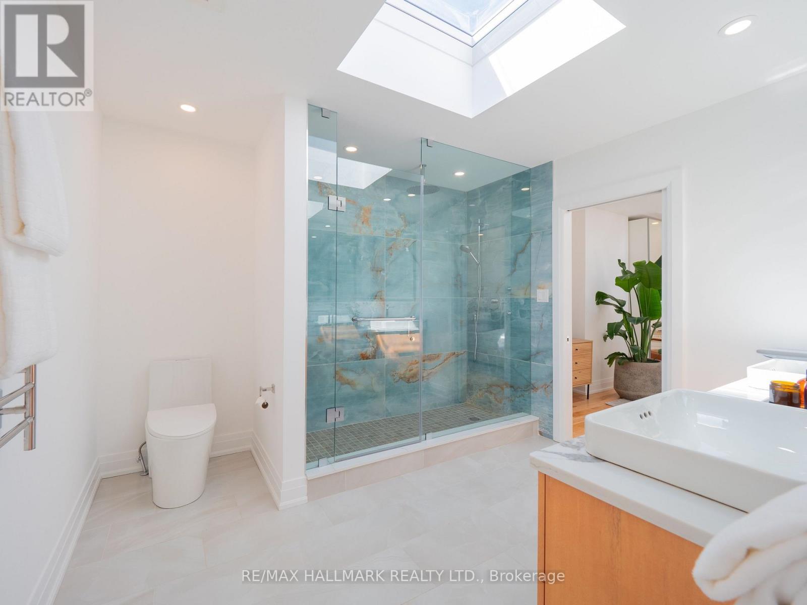 65 Hampton Avenue, Toronto, ON