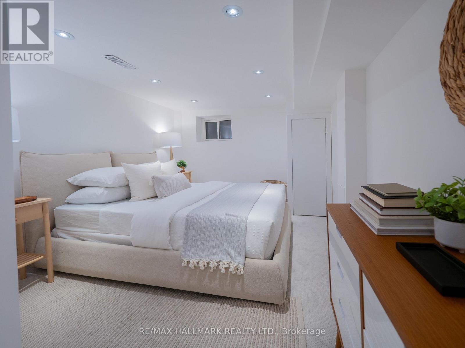 65 Hampton Avenue, Toronto, ON