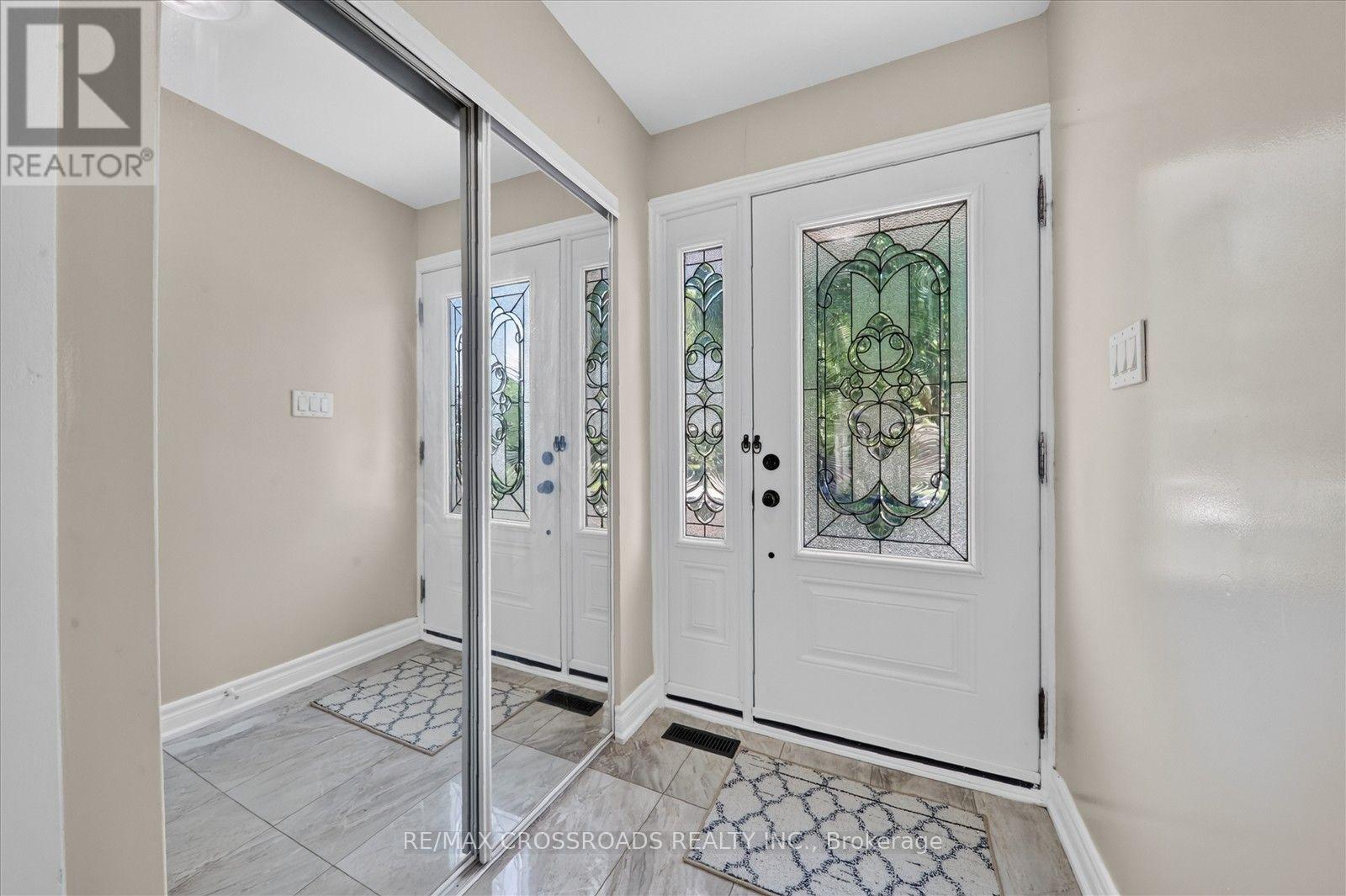 10 Gillbank Crescent S, Toronto, ON - Indoor Photo Showing Other Room