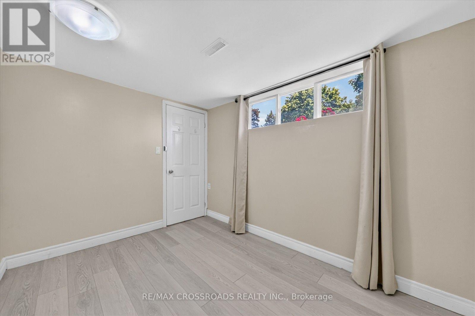 10 Gillbank Crescent S, Toronto, ON - Indoor Photo Showing Other Room