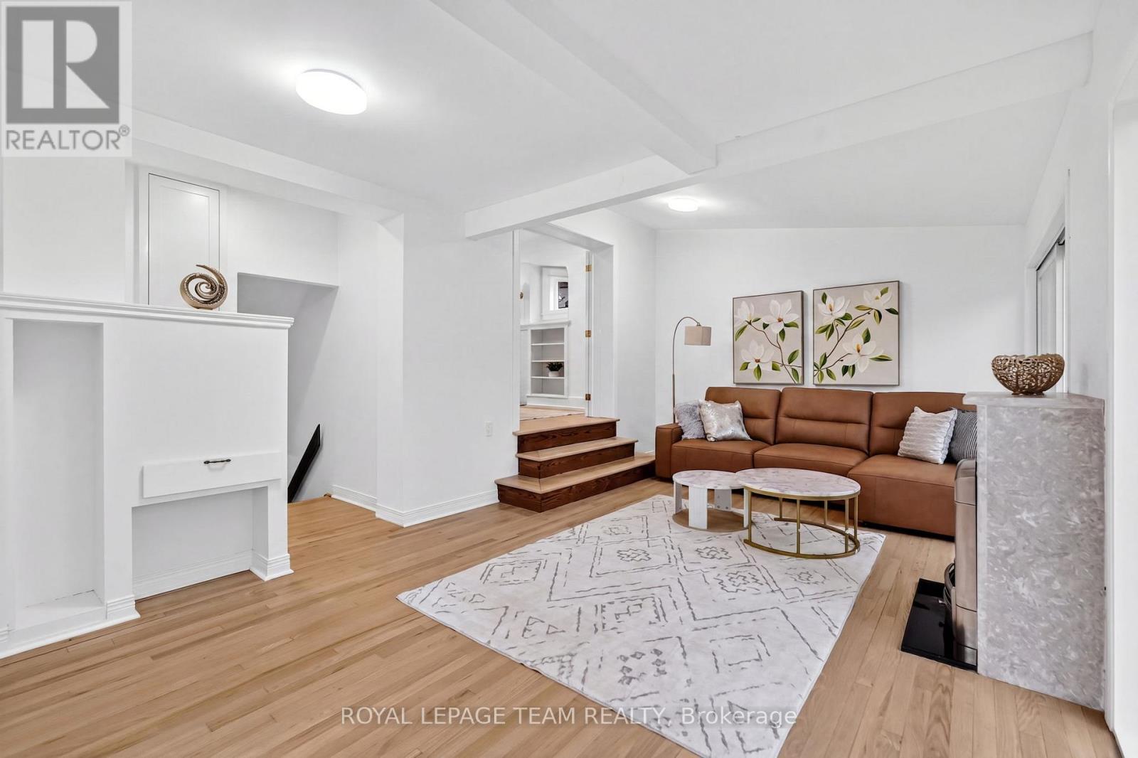 131 Acacia Avenue, Ottawa, ON
