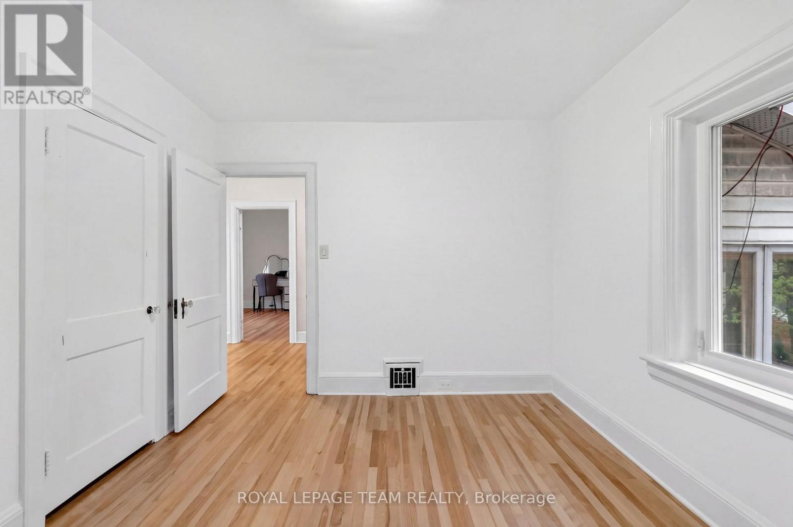 131 Acacia Avenue, Ottawa, ON