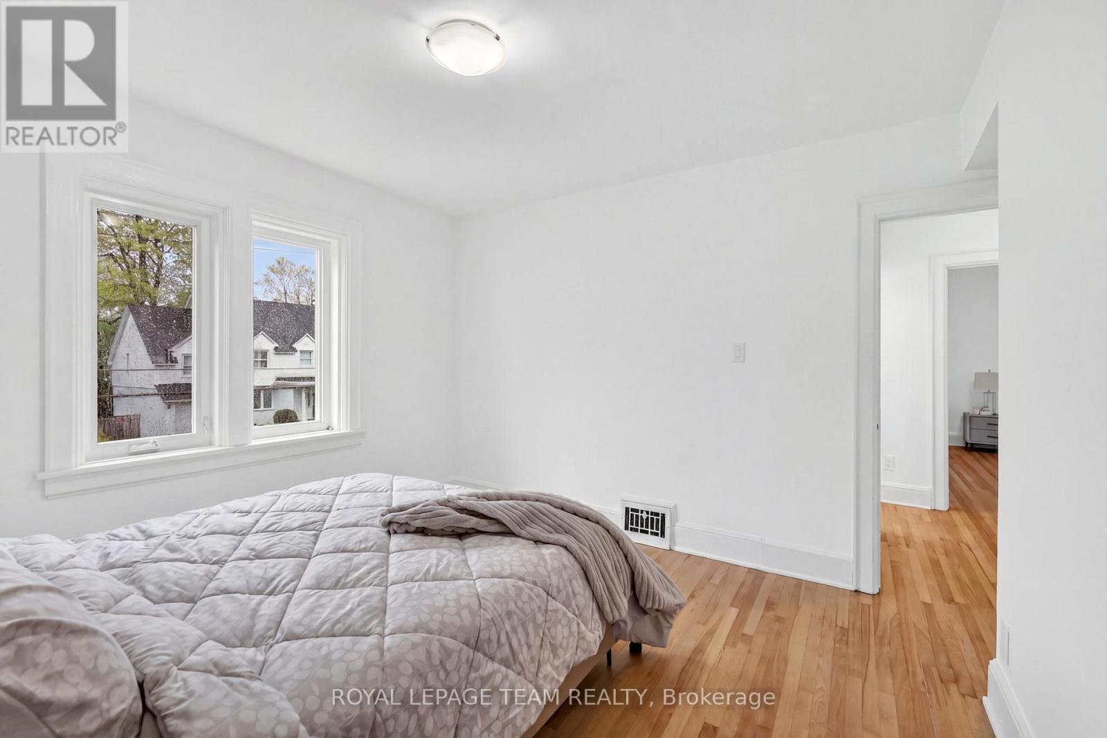 131 Acacia Avenue, Ottawa, ON