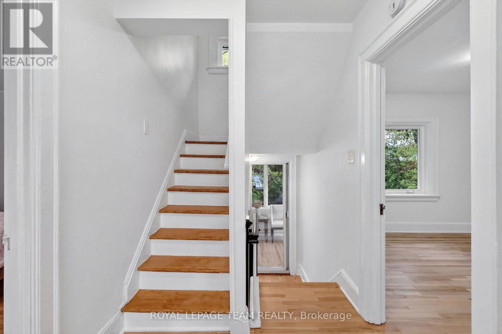 131 Acacia Avenue, Ottawa, ON