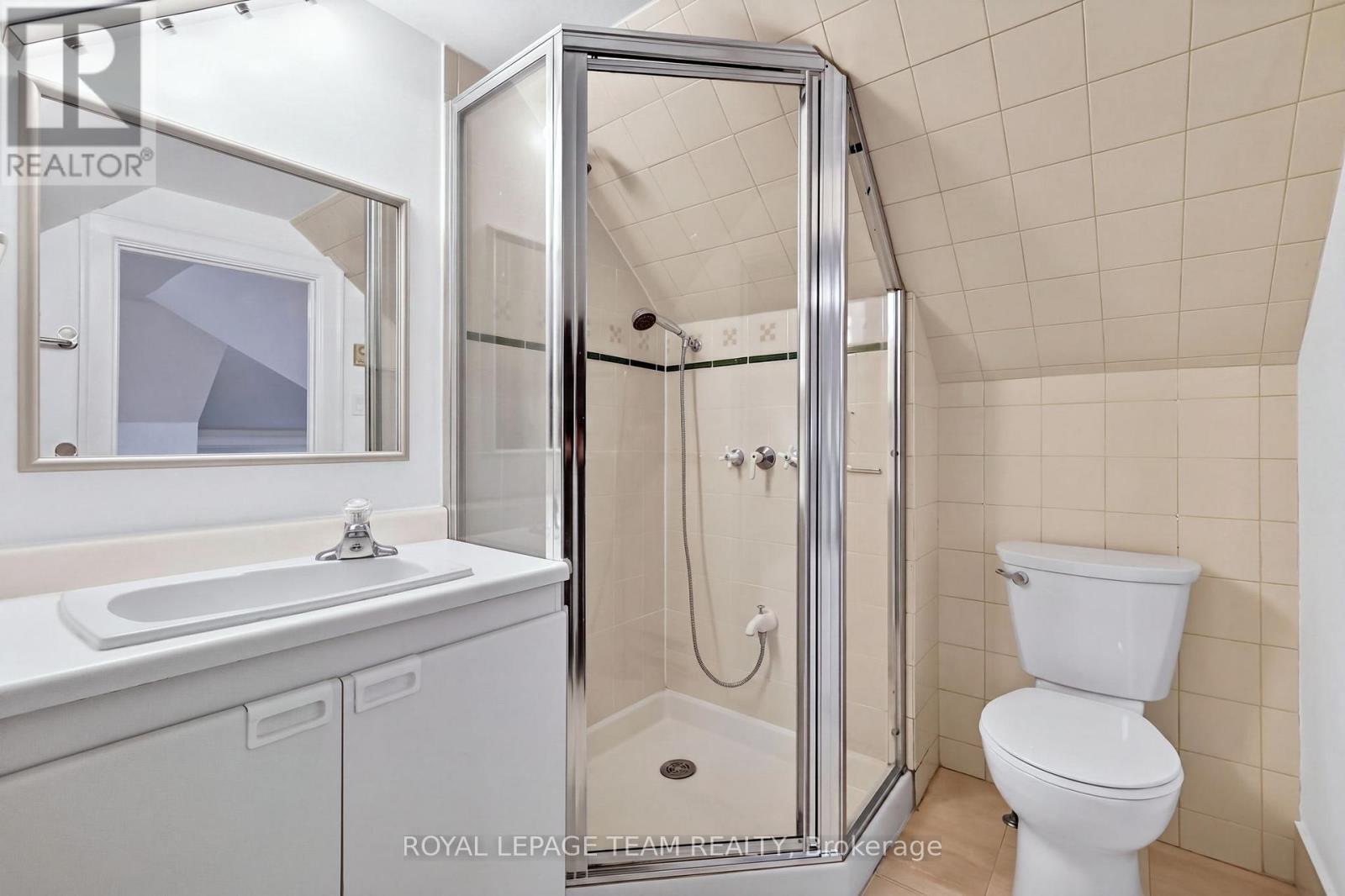 131 Acacia Avenue, Ottawa, ON