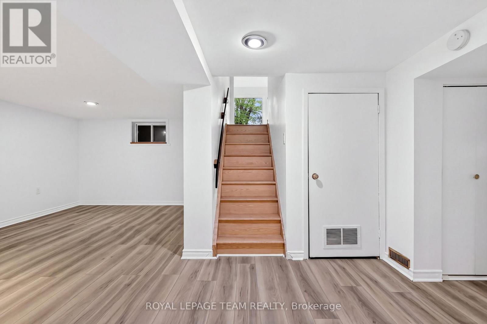 131 Acacia Avenue, Ottawa, ON