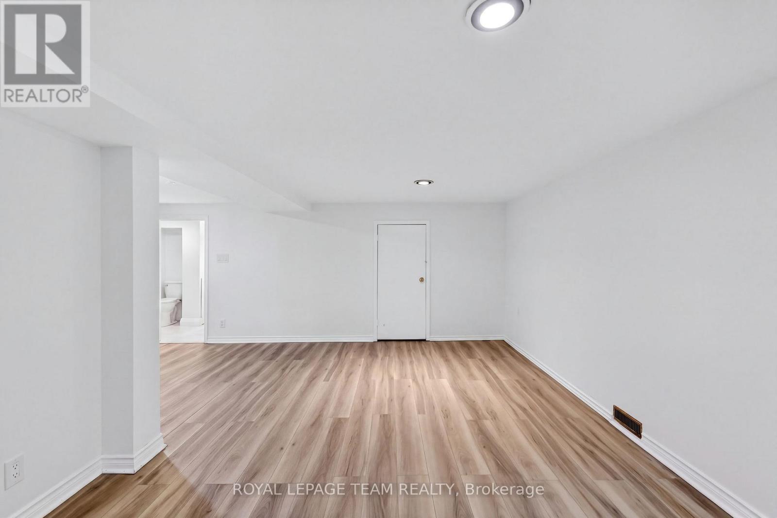 131 Acacia Avenue, Ottawa, ON