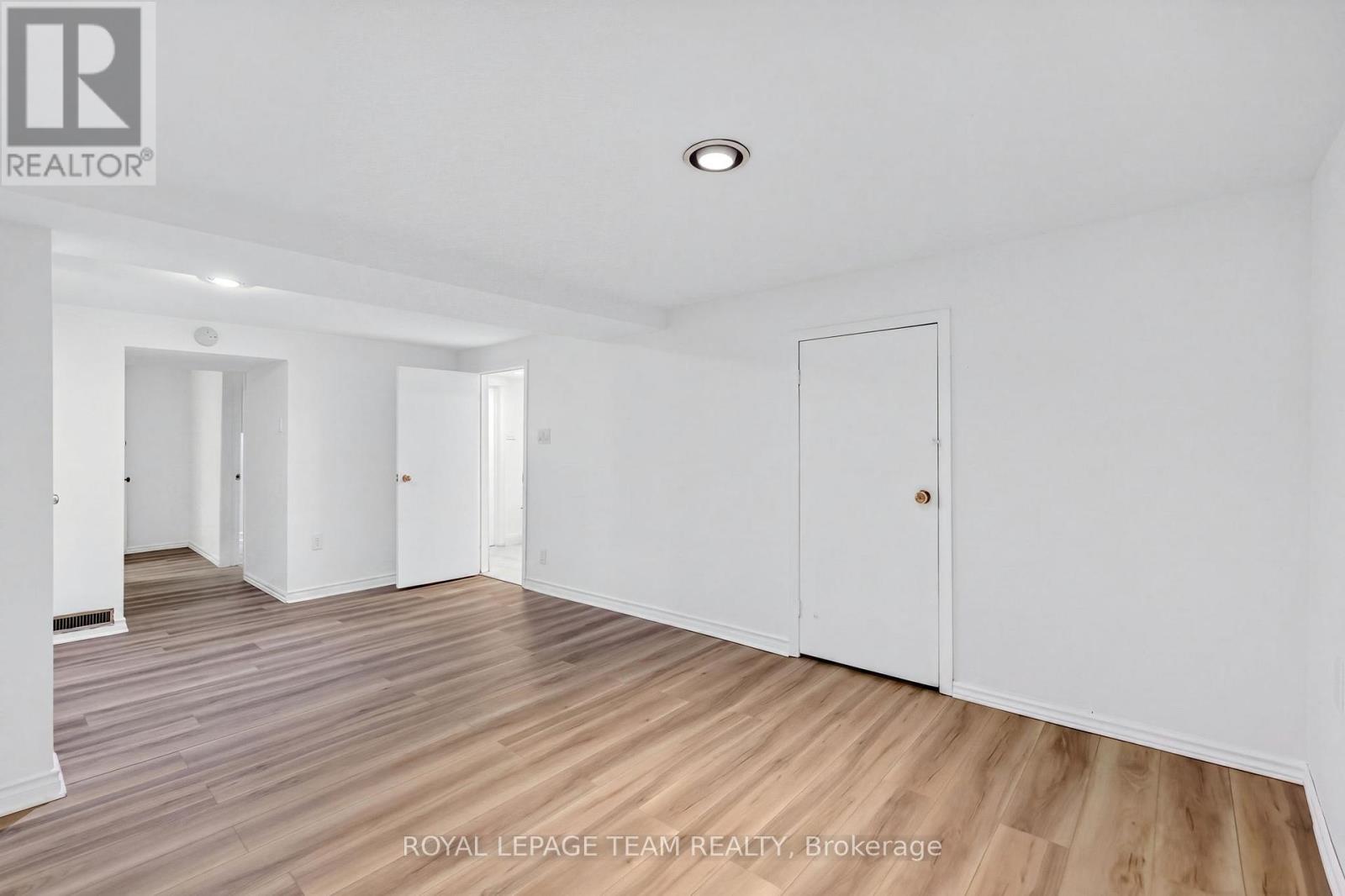 131 Acacia Avenue, Ottawa, ON