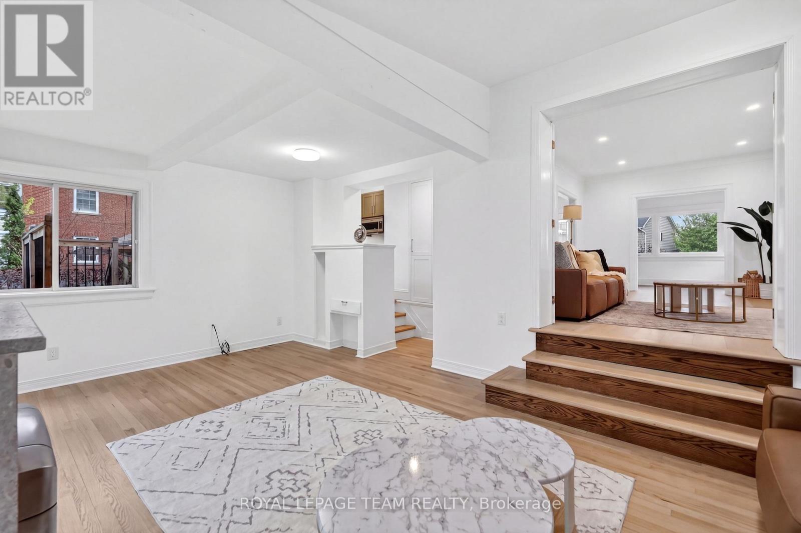 131 Acacia Avenue, Ottawa, ON
