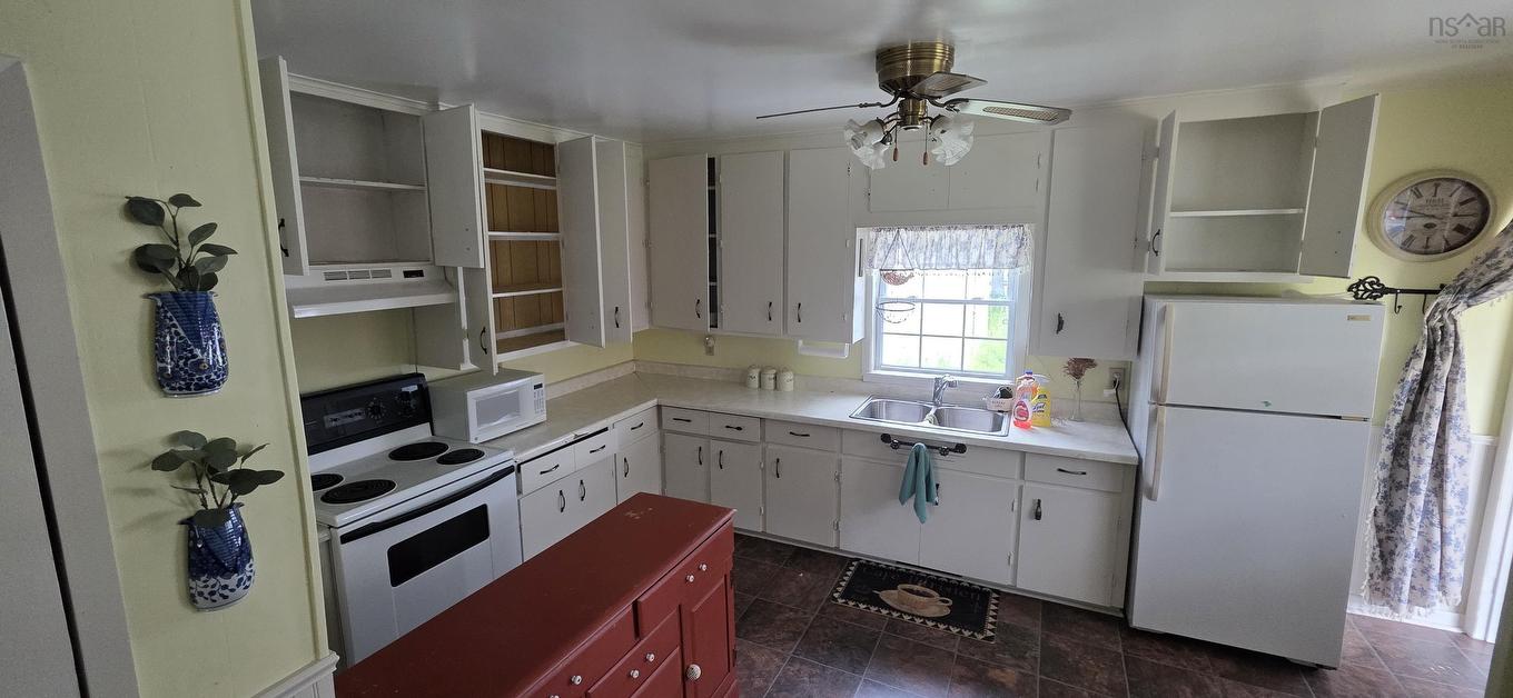 23 Board Landing Road, Parrsboro, NS