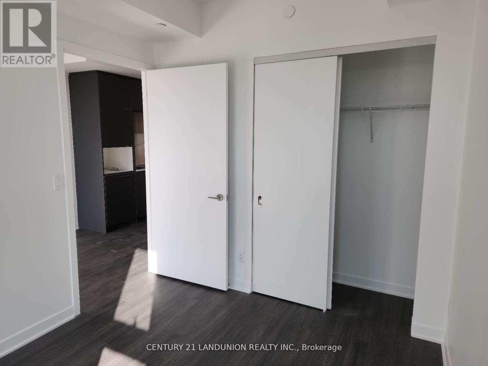 1106 - 185 Alberta Ave E, Toronto, ON