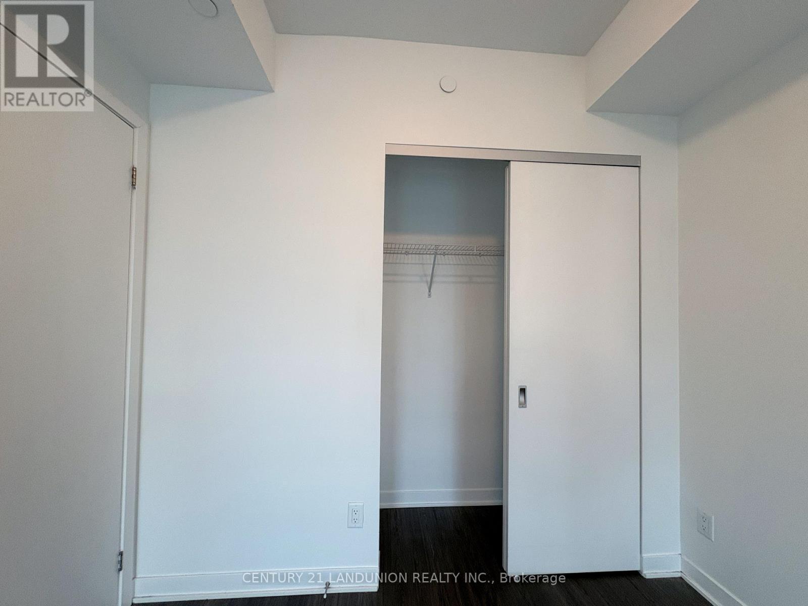 1106 - 185 Alberta Ave E, Toronto, ON