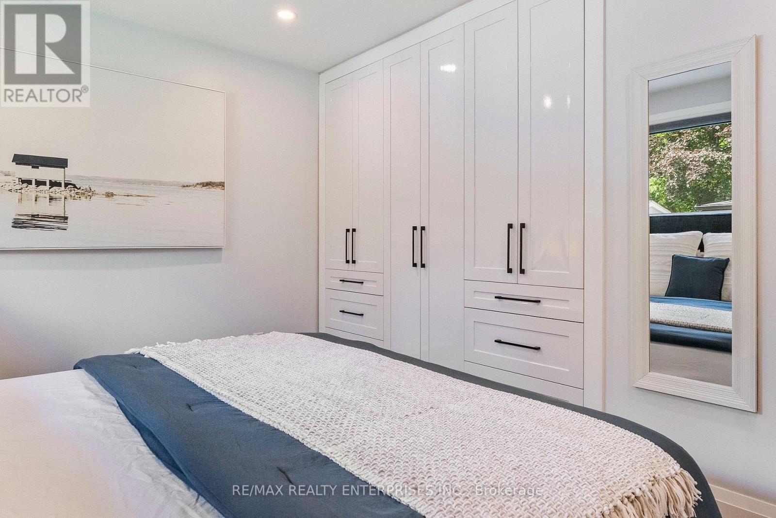 1829 Barsuda Drive, Mississauga, ON - Indoor Photo Showing Bedroom