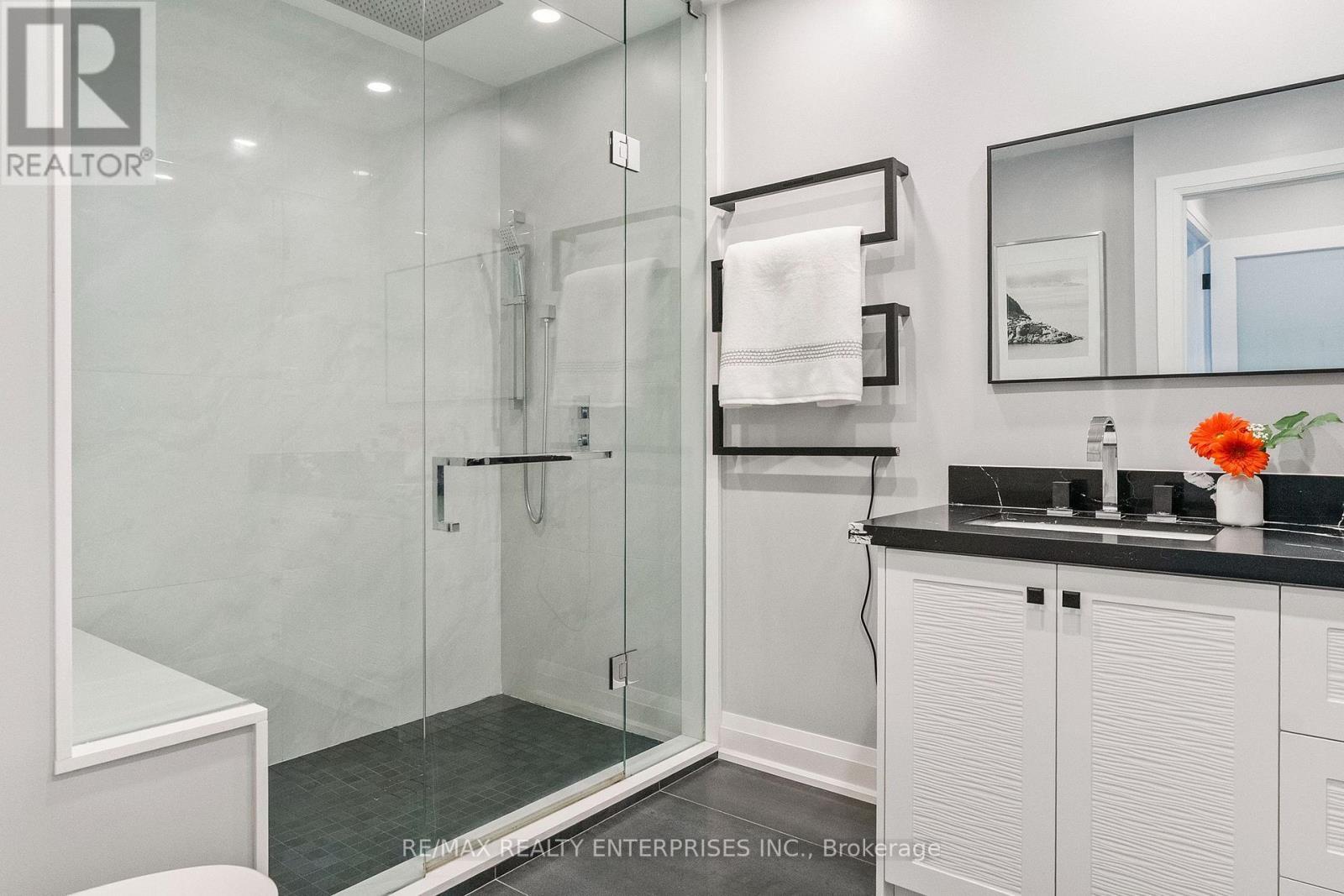 1829 Barsuda Drive, Mississauga, ON - Indoor Photo Showing Bathroom