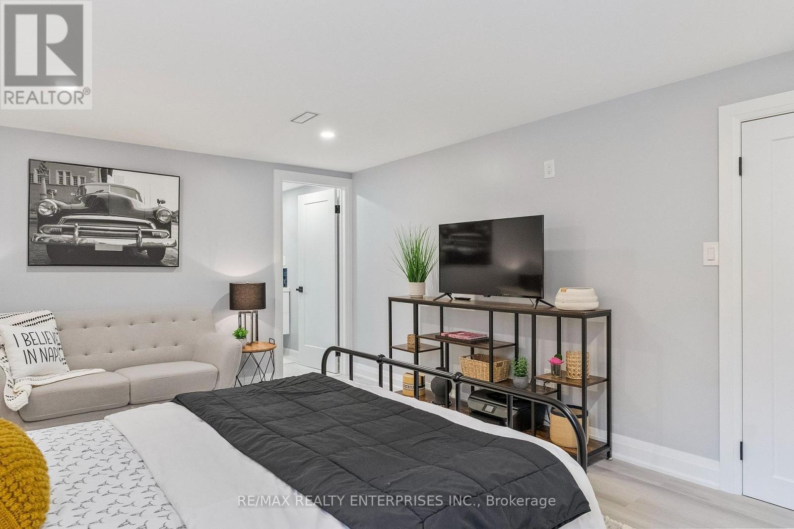 1829 Barsuda Drive, Mississauga, ON - Indoor Photo Showing Bedroom